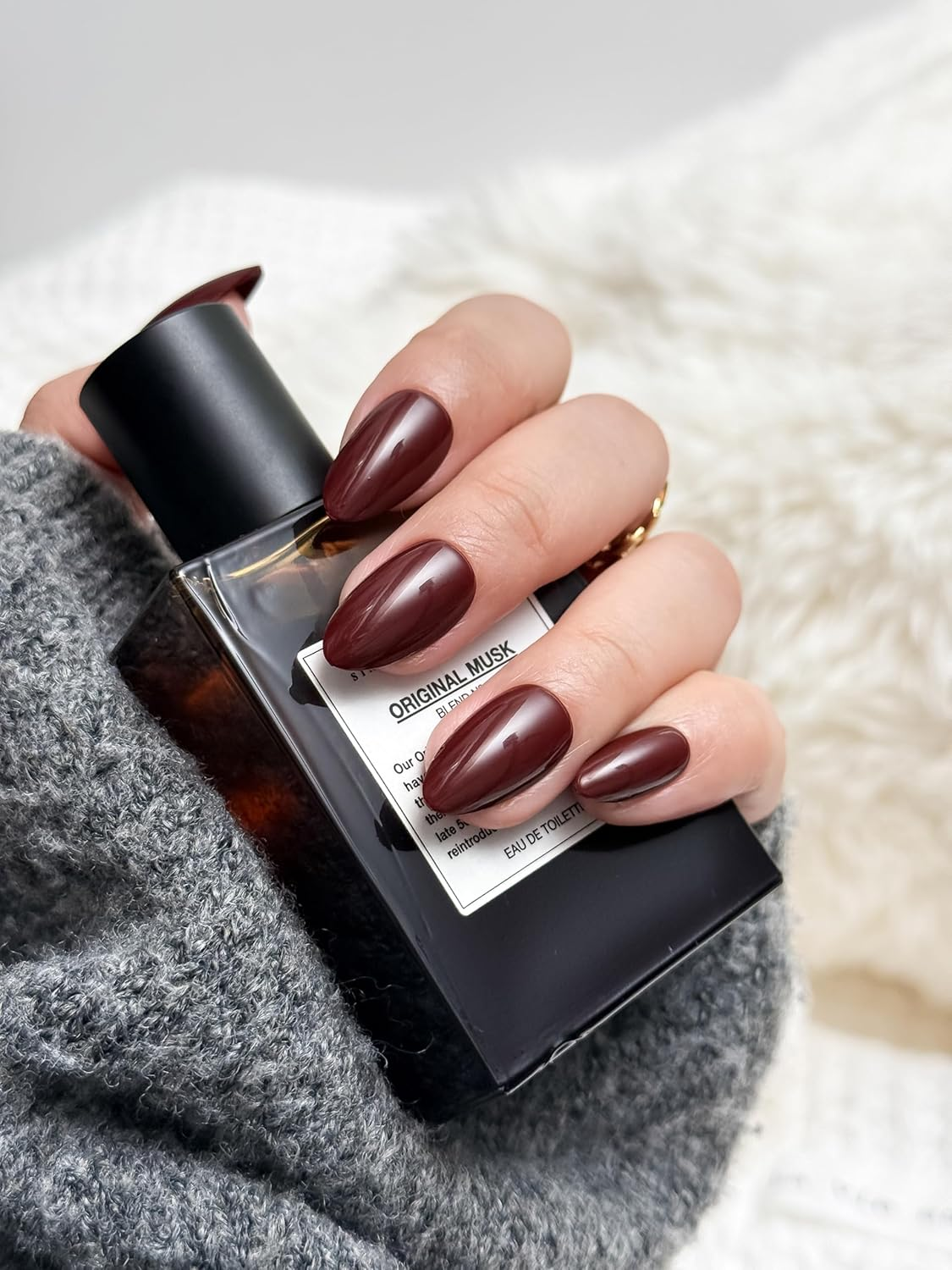 Bianco Sue Press-On Nails - Merlot Noir | Deep Red Almond False Nails, Reusable Stick-On Fake Nails with Adhesive Tabs and Glue | Salon-Grade Quality | 15 Sizes - 30 Nail Kit