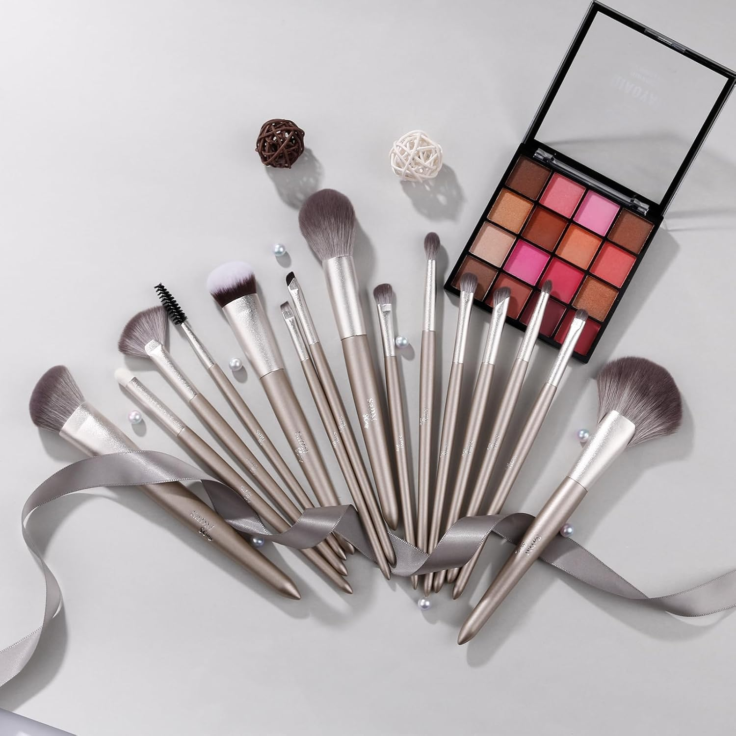 Makeup Brush Set (15 Pieces) - Includes Foundation, Powder, Concealers, Highlighter, Contour, Eye Shadows & Blush Makeup Brushes - Face & Eye Make up Brushes with Synthetic Bristles image number 1