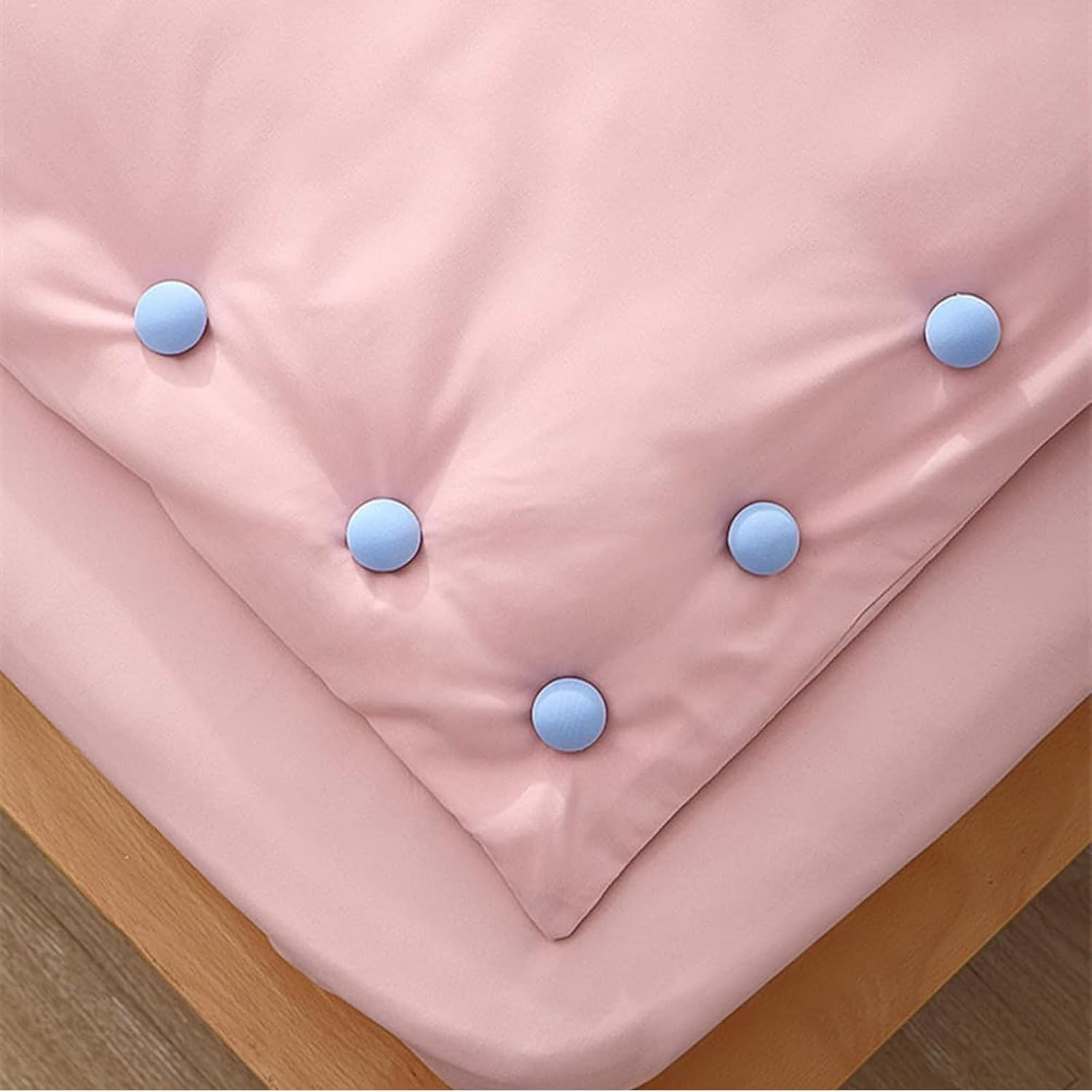 28-Pack Premium Duvet Clips | Heavy Duty Quilt Cover Fasteners | One-Button Lock/Unlock Design | Non-Slip Metal Duvet Pins for Bedding, Cushions & Curtains (Blue)