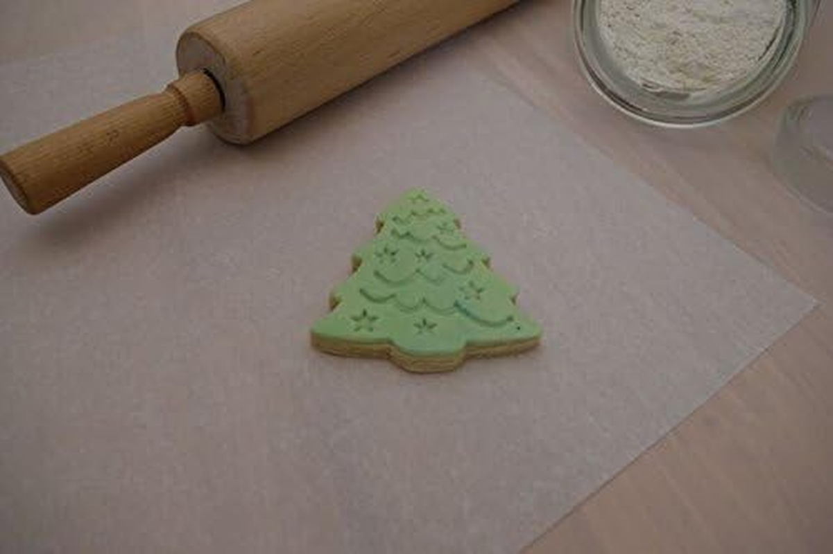 R & M International Pastry/Cookie/Fondant Stamper Christmas Theme Silver image number 4