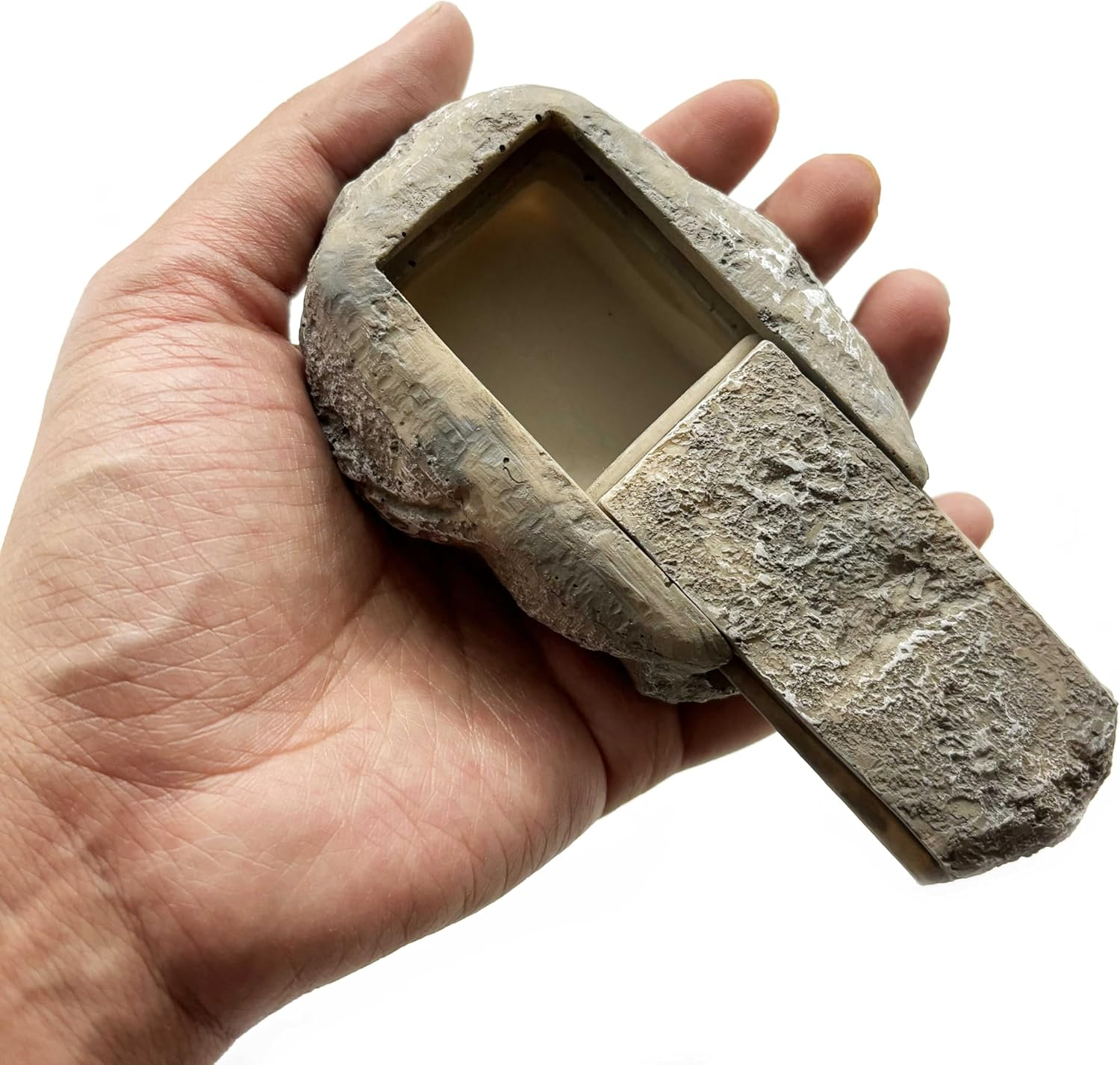 Hide a Key Fake Rock Safe Holder Realistic Stone Hider Keybox for Outdoor Garden image number 5