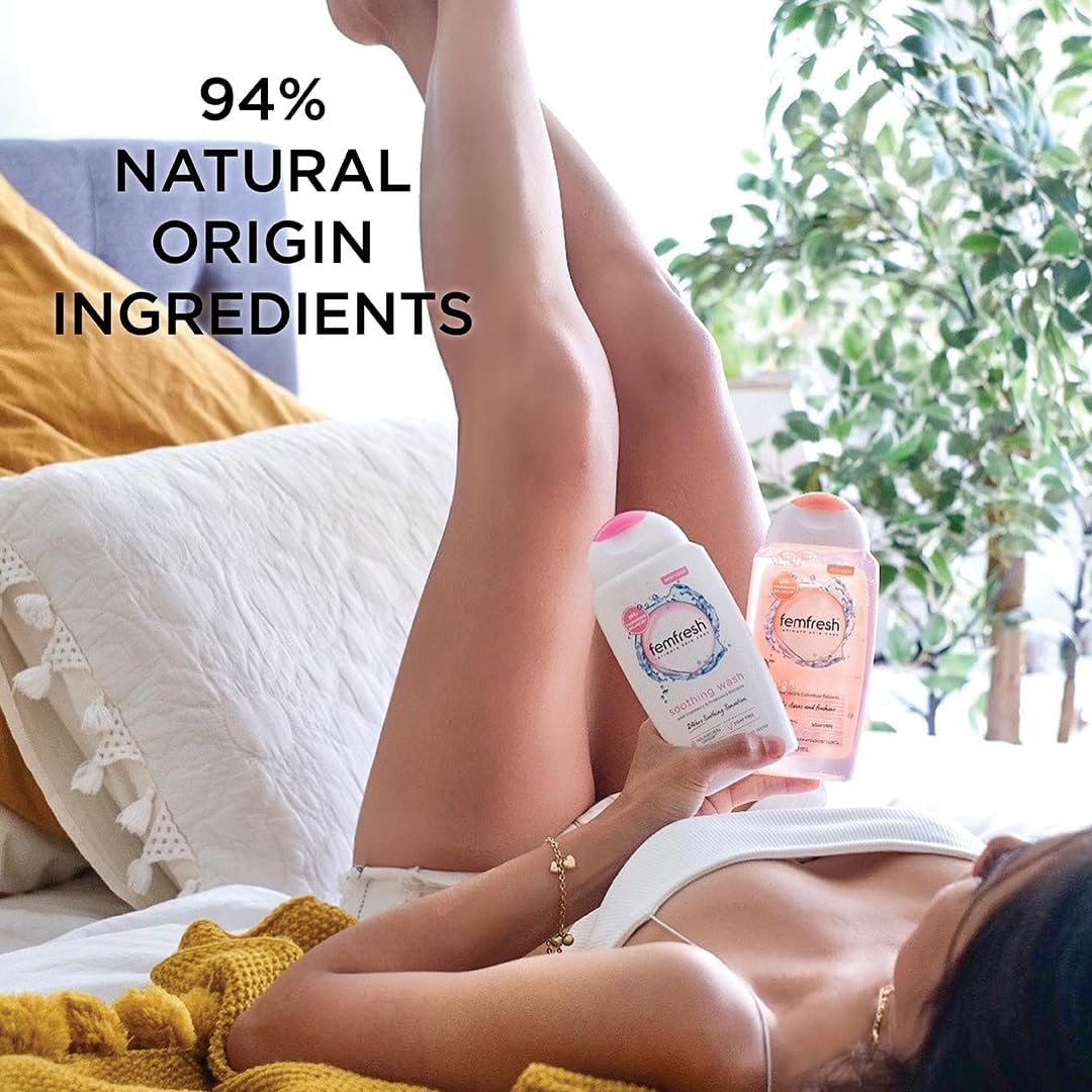 Femfresh Soothing Wash - Shower Gel - with Cranberry & Honeysuckle Extracts - PH & Microbiome Balanced - 94% Natural Ingredients - Hypoallergenic & Soap Free - Gentle Feminine Wash - 250Ml image number 1