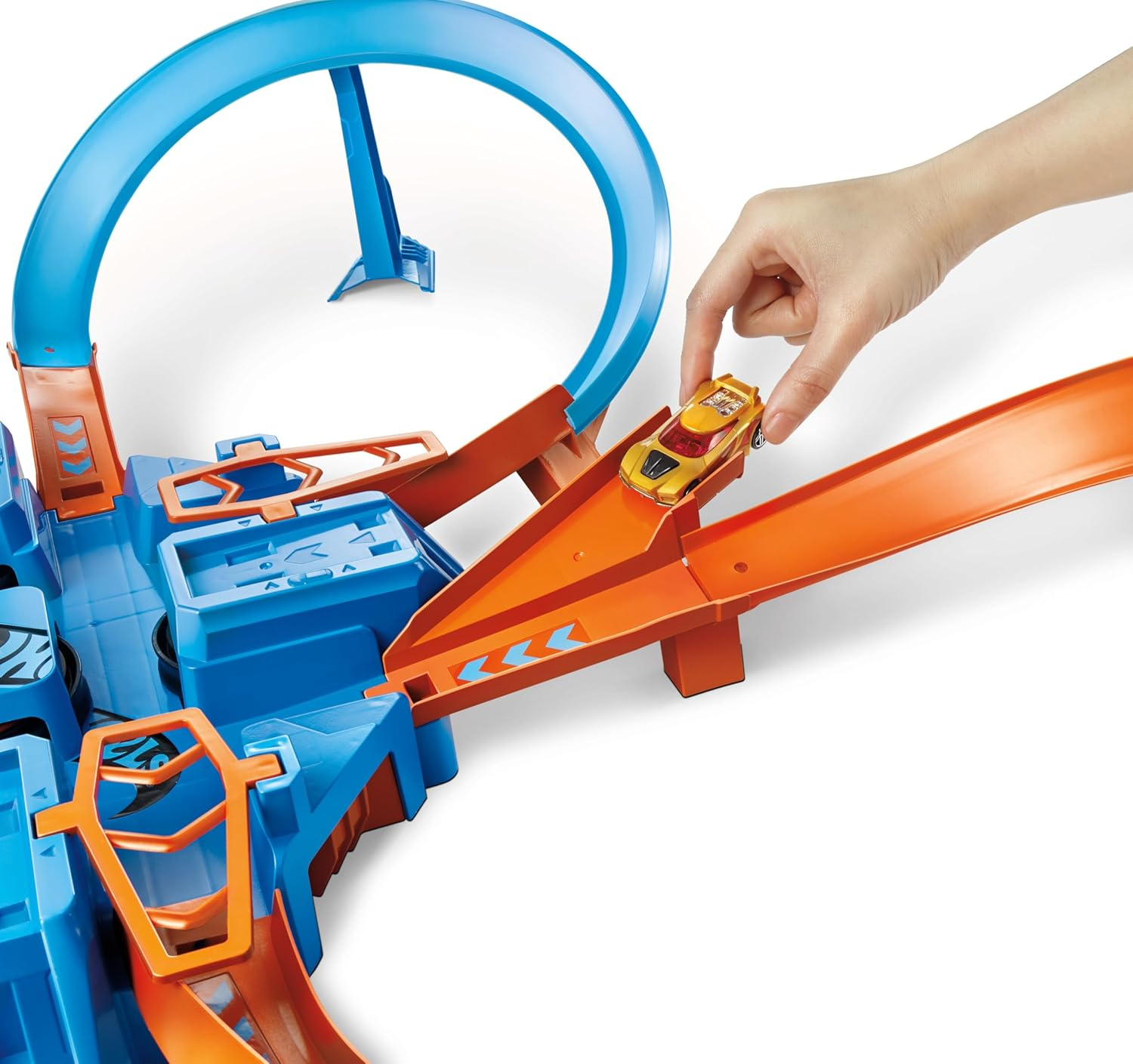 Hot Wheels Track Set with 1:64 Scale Toy Car, 4 Intersections for Crashing, Powered by a Motorized Booster, Criss-Cross Crash Track image number 4