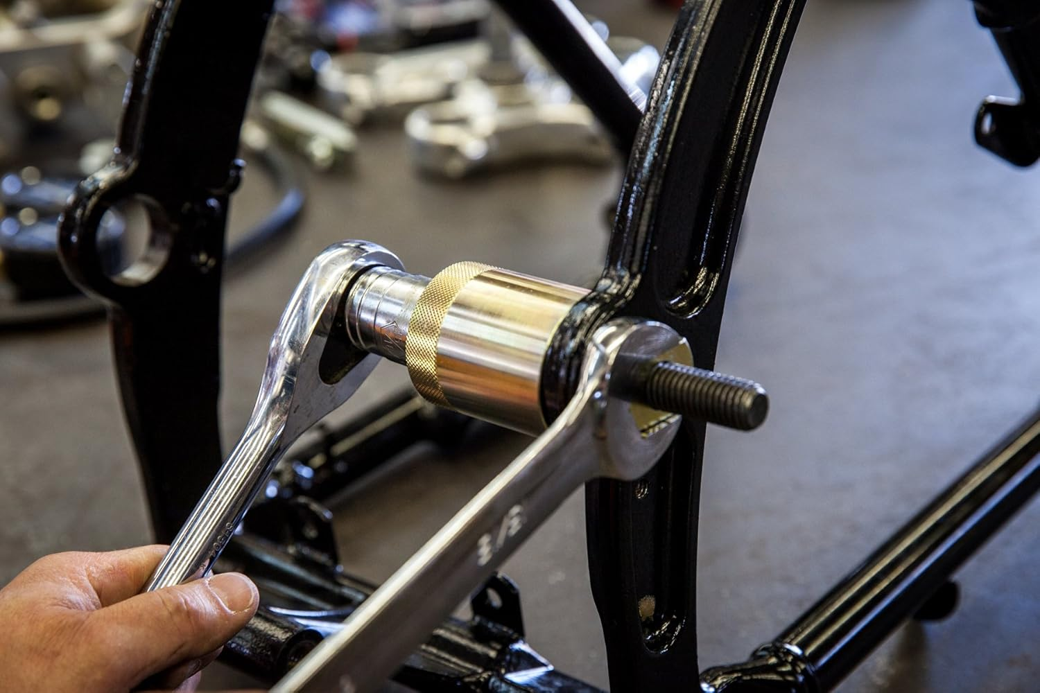 OTC 4884 Swing Arm Pivot Bearing Puller