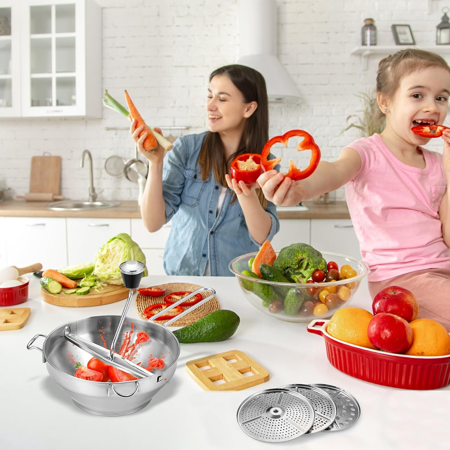 Food Mill Made of Stainless Steel with 3 Sieve Inserts, Jam Mill, Stainless Steel Vegetable Mills, Large Food Mill for Pressing Fruit, Vegetables, Tomatoes, Mashed Potatoes, Baby Food image number 4