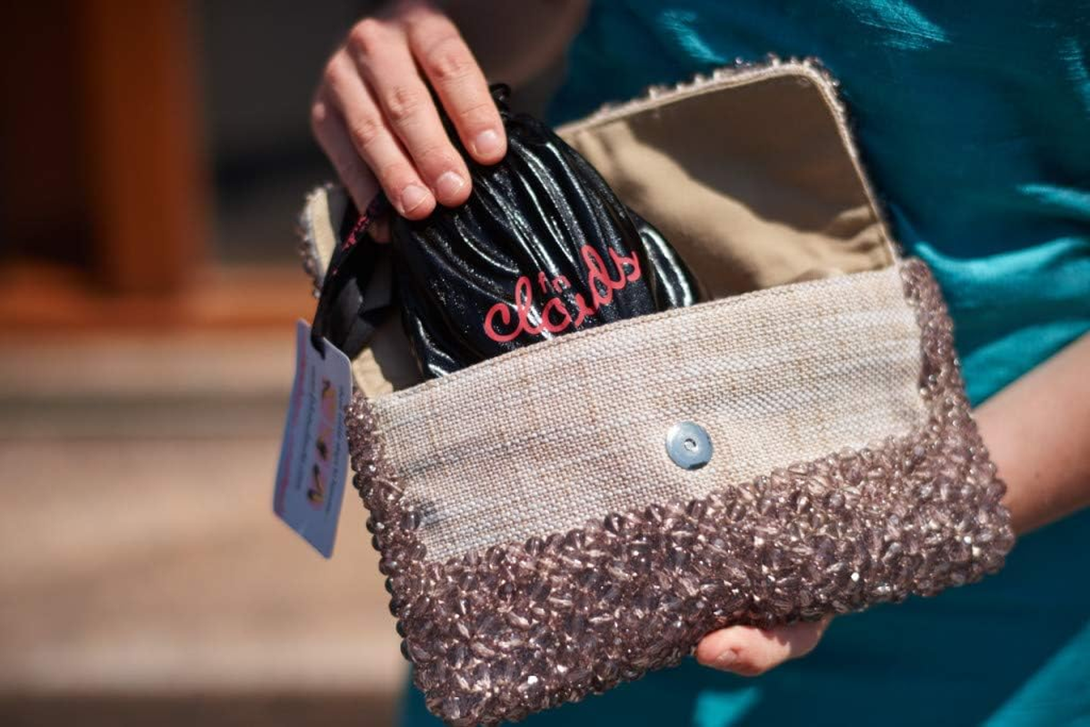 Fit in Clouds Womens Sequin Foldable Portable Flats image number 4