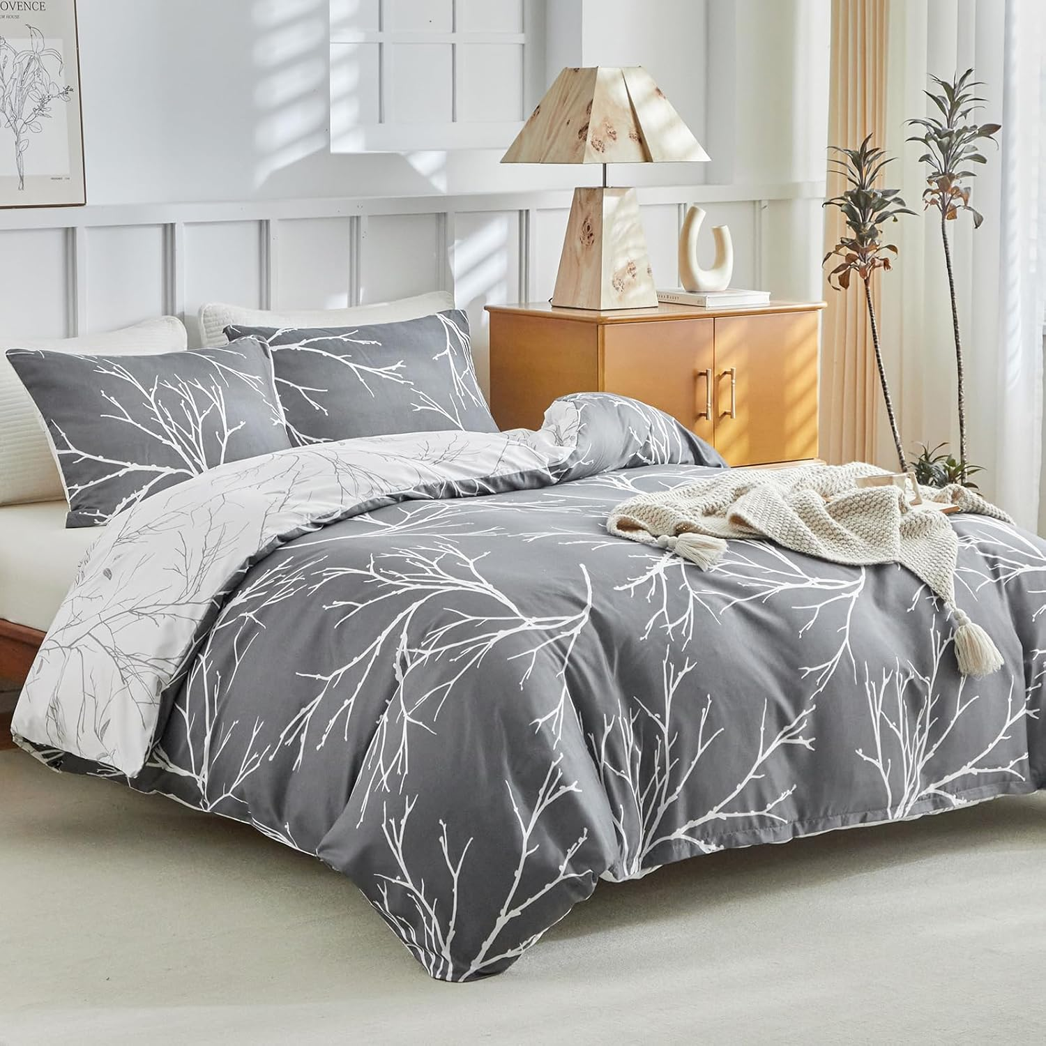 Tokokimo 3 Piece Bedding Set 220 X 240 Cm with 2 Pillowcases with Zip 65 X 65 Cm Microfiber Duvet Cover with Twig Motif for Double Bed with Zip, Dark Grey