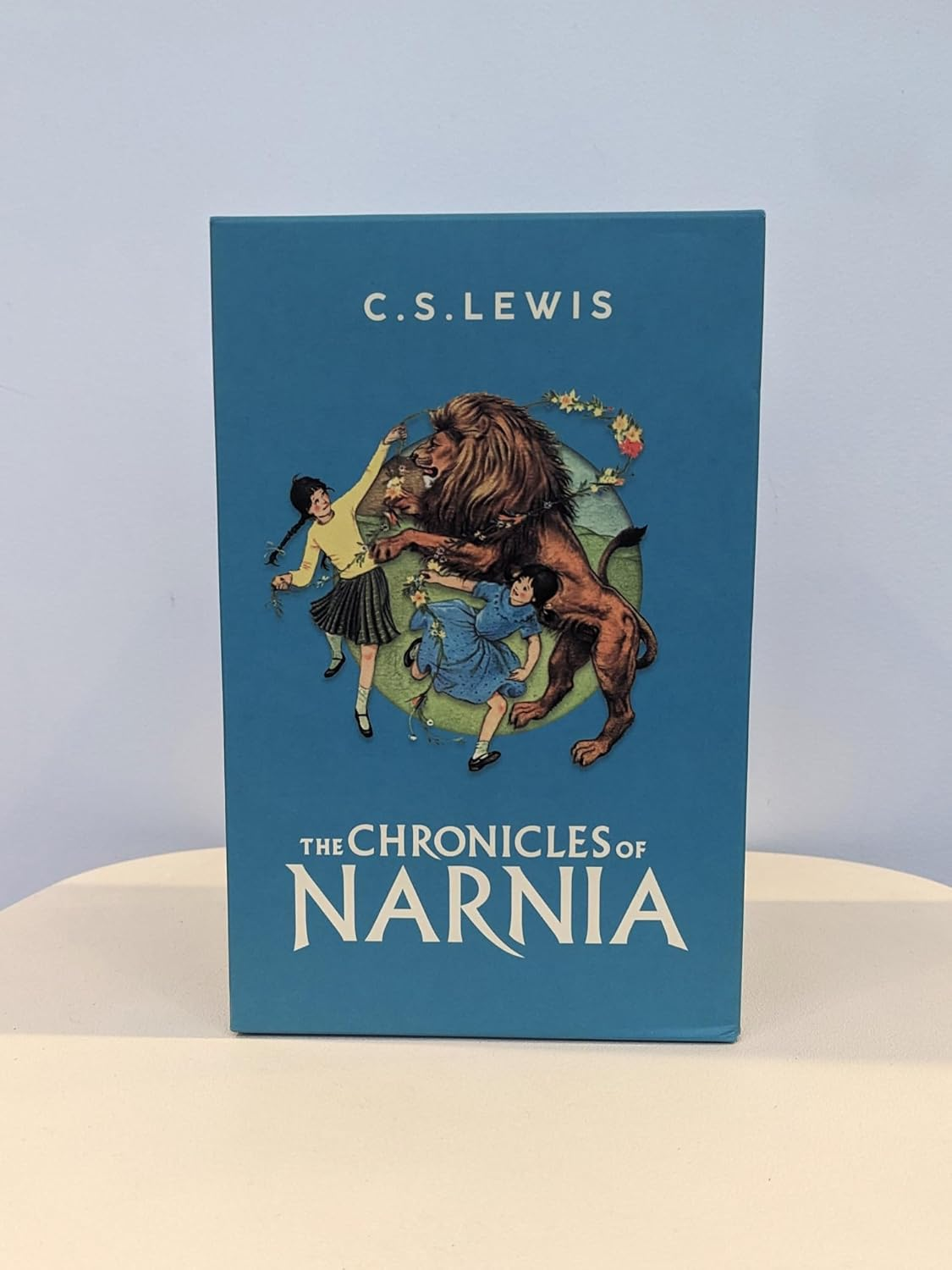 The Chronicles of Narnia 7-Copy Box Set: the Complete Collection of Seven Classic Fantasy Adventure Stories for Kids image number 6