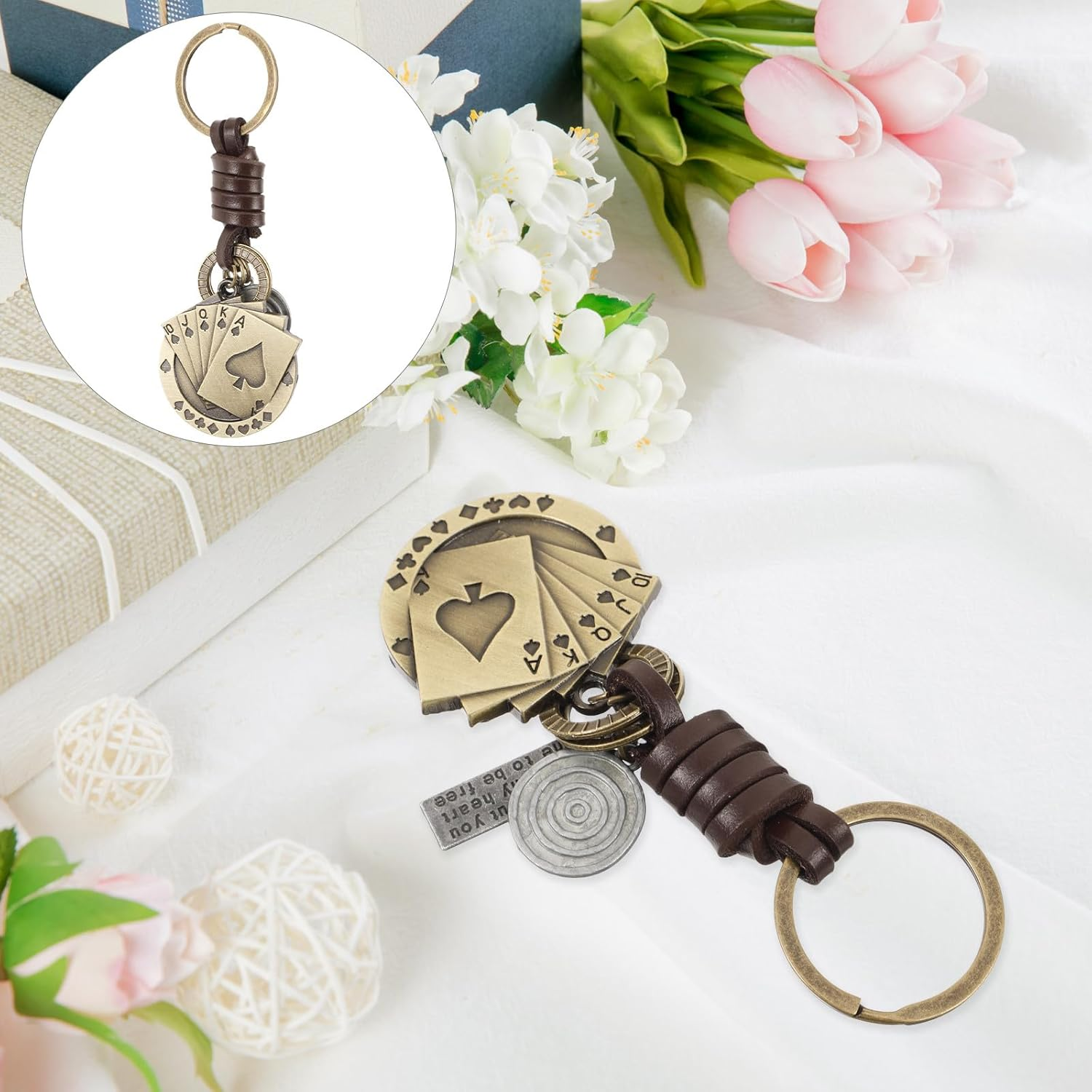 YARNOW Vintage Leather Poker Card Keychain for Men, Handmade Woven Cowhide Key Ring, Creative Small Bag Hanging Pendant, Retro Key Decoration for Car and Backpack image number 1