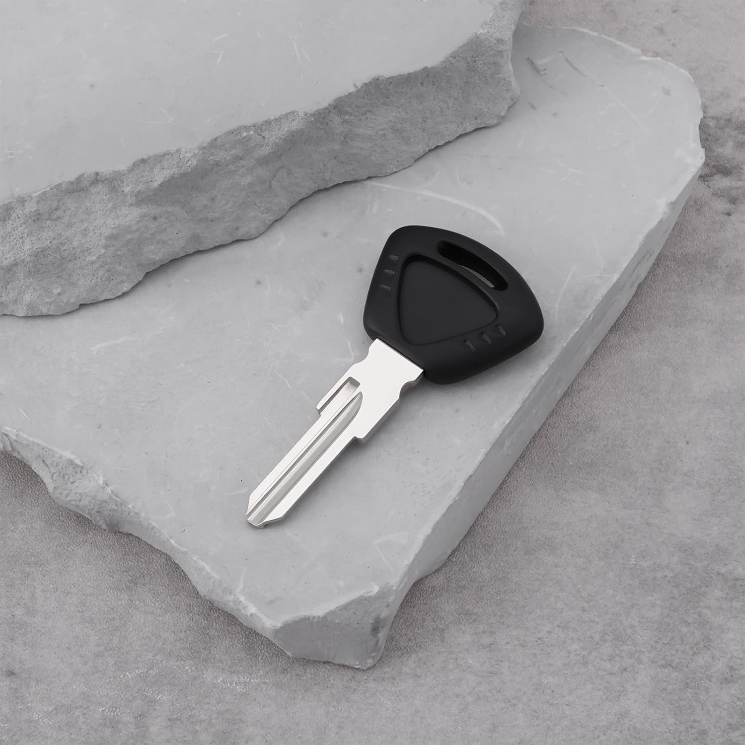 Briny River Motorcycle Uncut Blank Key Compatible with Triumph Daytona 675 2006-2020 Compatible with Daytona 675 R 2006-2020 image number 2