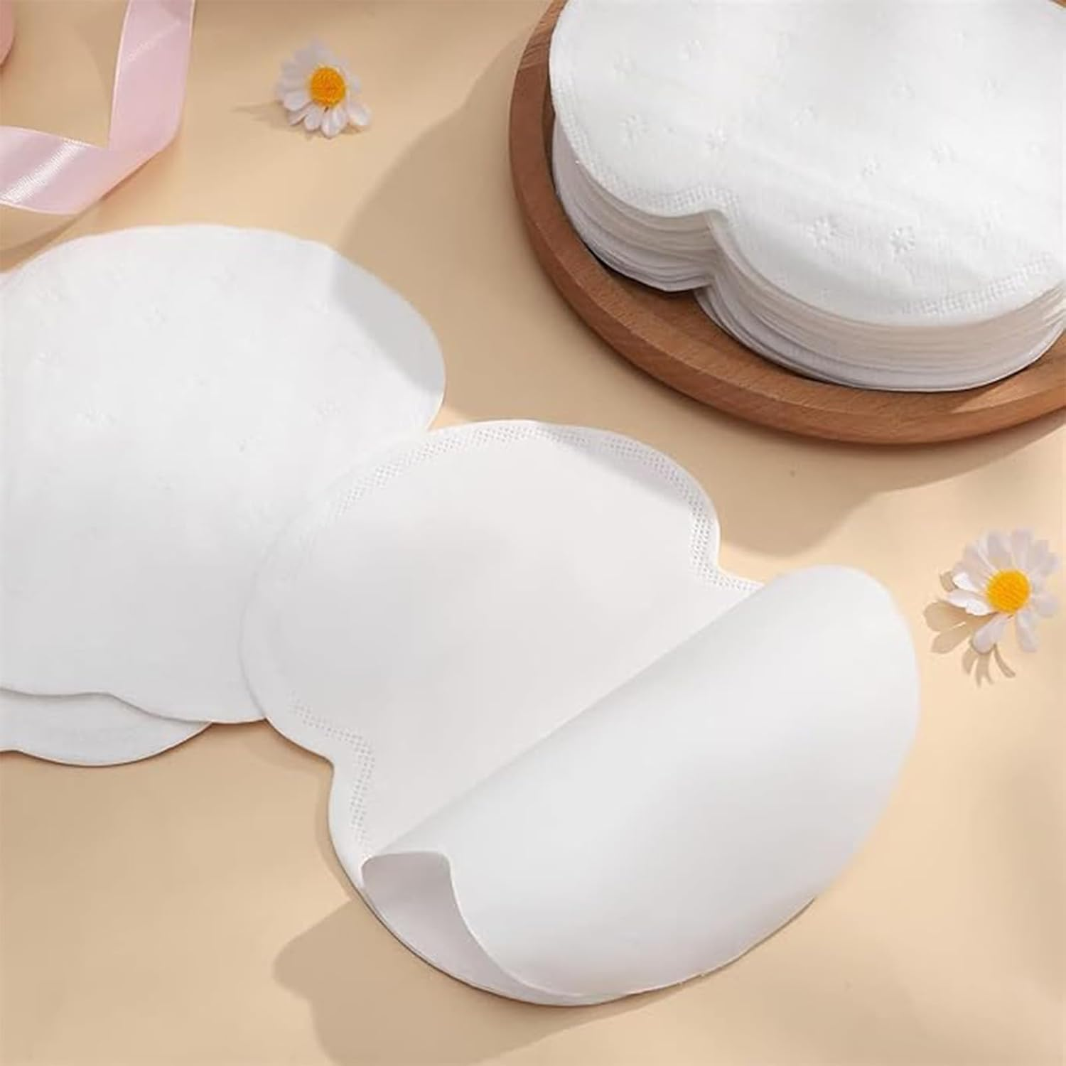 Underarm Sweat Pads,100 Pcs Disposable Underarm Pads,Antiperspirant Absorbent Odour Blocker Pads Fight Hyperhidrosis for Men & Women,Comfortable Unflavored Non Sweat Armpit（Individual Packing） image number 6