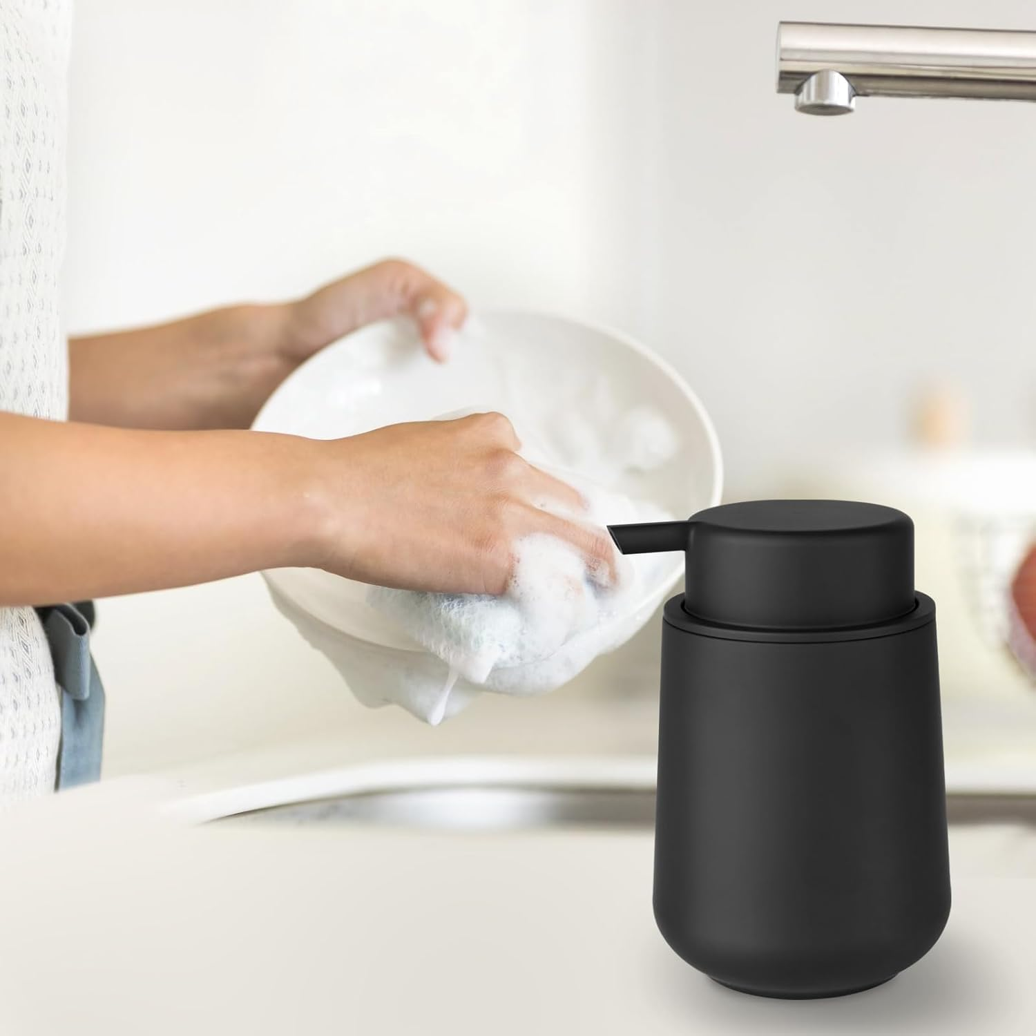 Richenda 12Oz Matte Black Ceramic Foaming Soap Dispenser &ndash; Refillable Lotion Pump Bottle for Bathroom & Kitchen image number 6