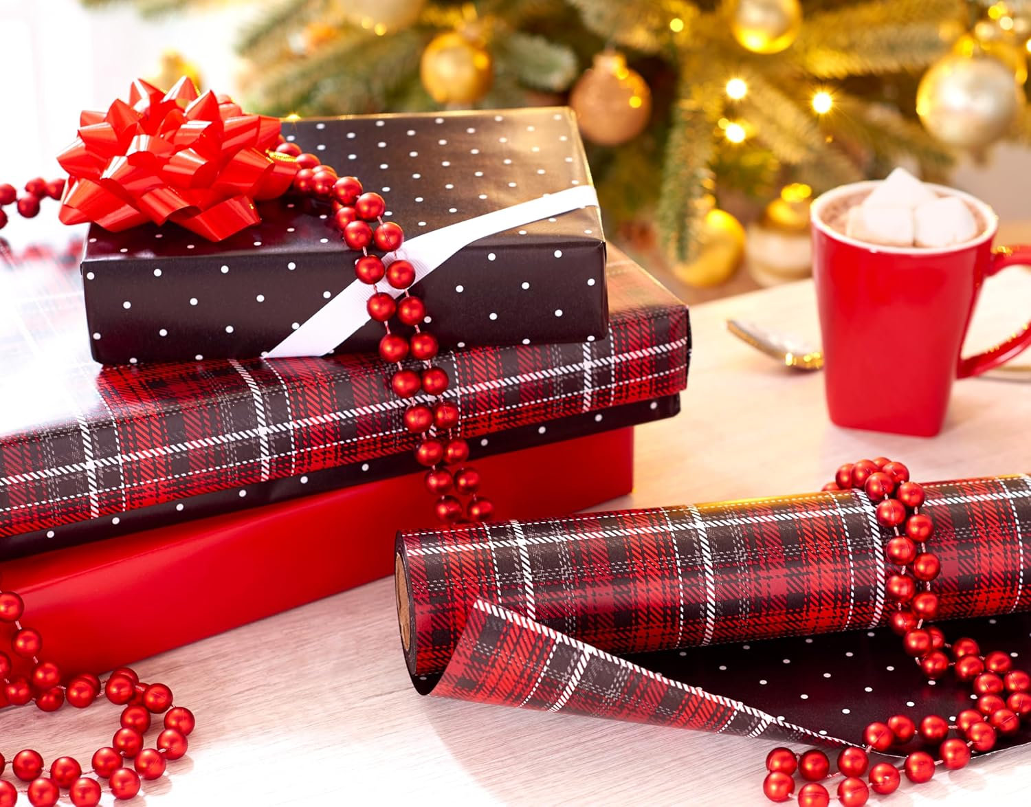 American Greetings 175 Sq. Ft. Reversible Wrapping Paper for Christmas and All Holidays, Red and Black Plaid (1 Jumbo Roll 30 In. X 70 Ft.) - Snowmen And Plaid image number 4