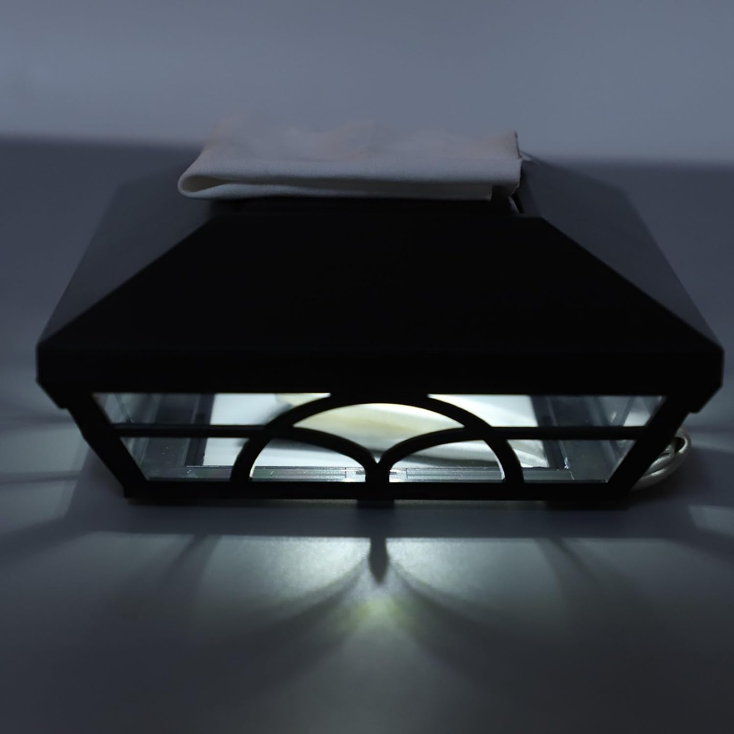 FUNFANG Garden Deck Patio Solar Post Cap Light, Super Long Life, High Brightness LED Beads, IP65 Waterproof for Fence image number 1