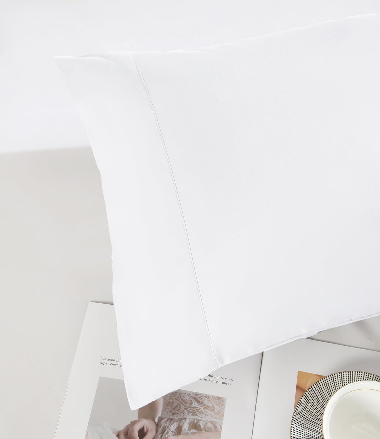 ISMATE Premium Quilt Cover Set,1800 TC Ultra Soft Bamboo Touch Microfiber Doona Cover Bedding Set in Solid Plain Color 3 Pcs Set (White, Queen) image number 6