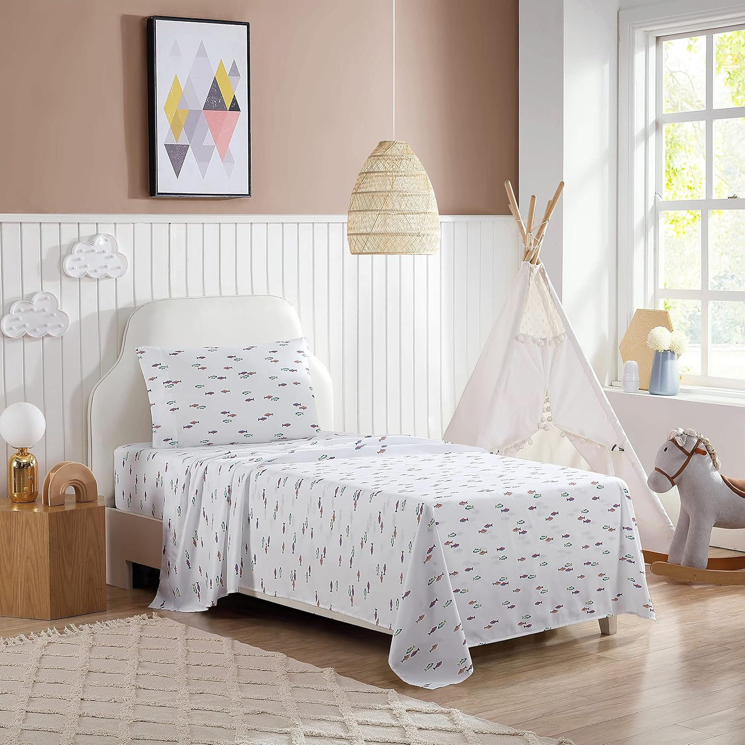 Eddie Bauer Kids - Queen Sheets, Stain Resistant Kids Bedding, Ideal for Toddler Bedding Set (Fish Lake White, Queen) image number 6