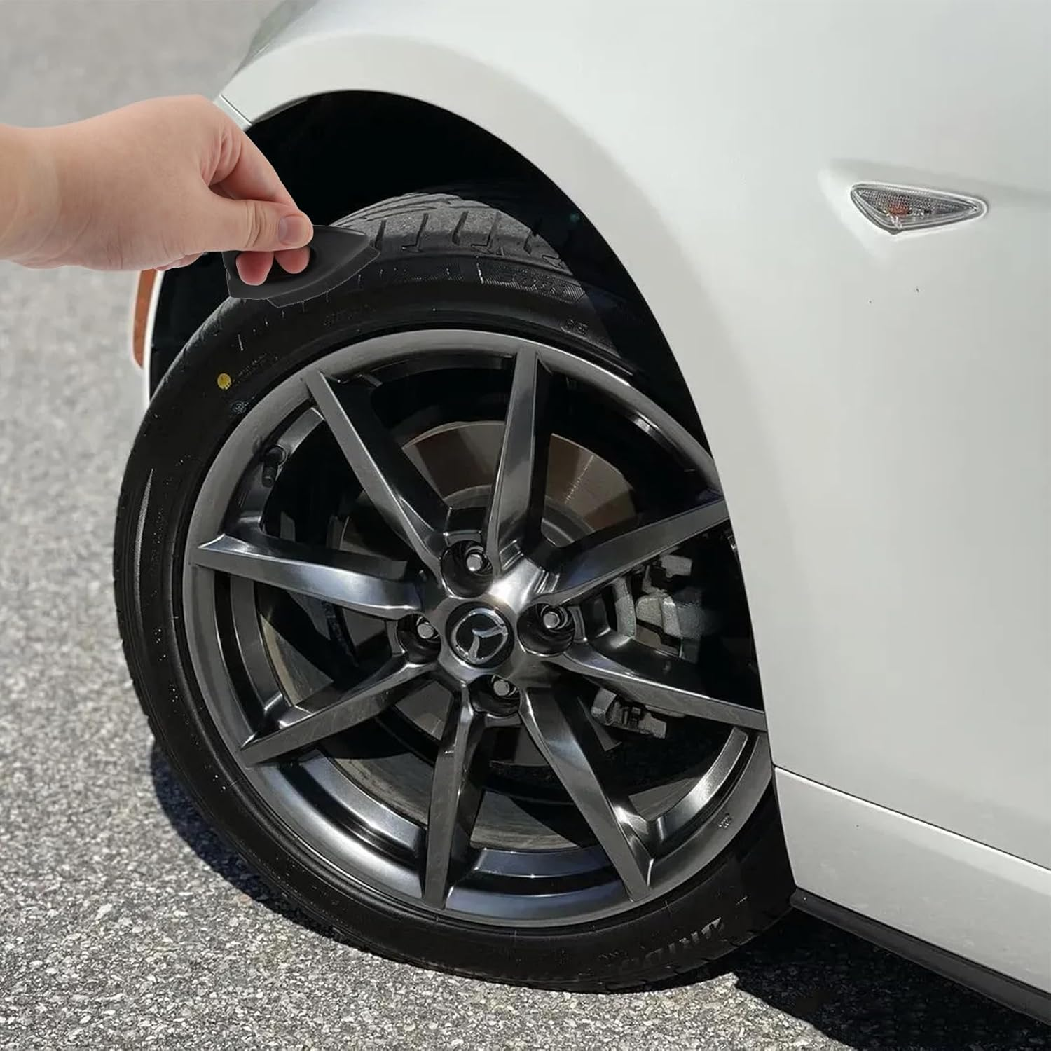 Auto Tire Dressing Brush, Tire Applicator Brush with High Density Bristles Reusable Tire Shine Applicator Brush Portable Car Brush with Handle for Car Cleaning Supplies (Black) image number 4