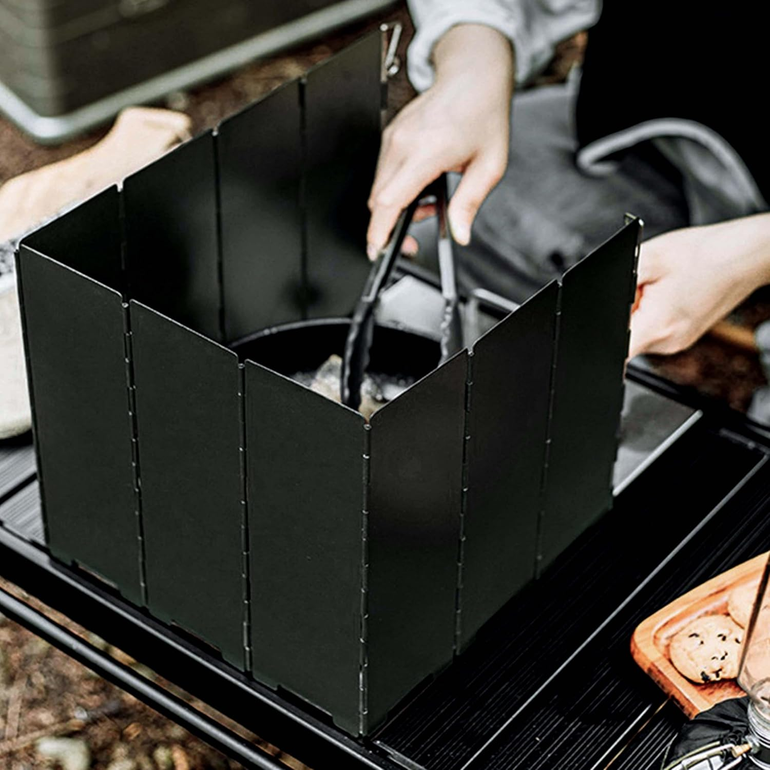 Bay Breeze Wind Screen Shield for Portable Stove 10 Folding Panels for Gas Burner, Camping Cookware Kitchen Plates for Windproof Protection, Outdoor Hiking Cooking Kits Windshield Windscreen (Black) image number 1