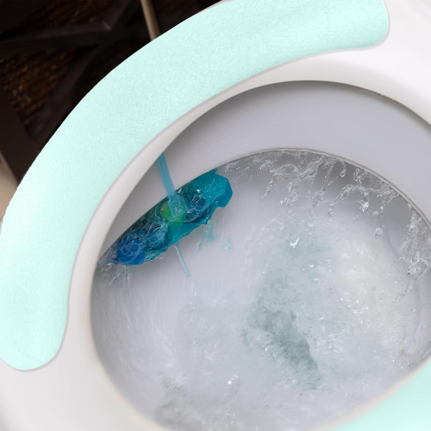 TEAONE Toilet Cover Pads, 2 Pairs Sticky Toilet Lid Cover for Toilet Rings of Different Shapes (Blue, Pink) image number 5