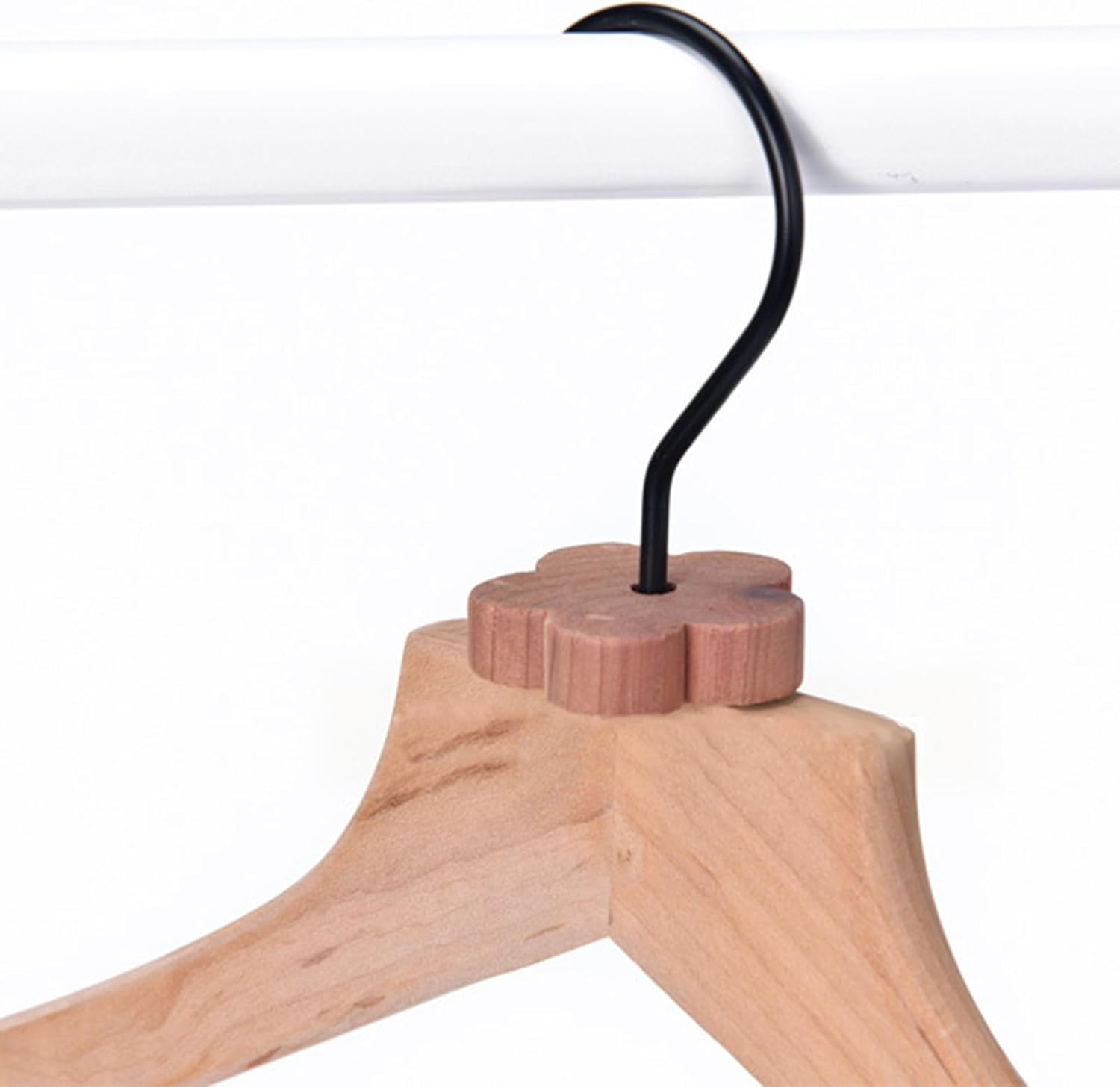 Pack of 30 Moth Repellent Hanging Cedar Wood Blocks for Your Wardrobe Locker 4 * 1Cm image number 4