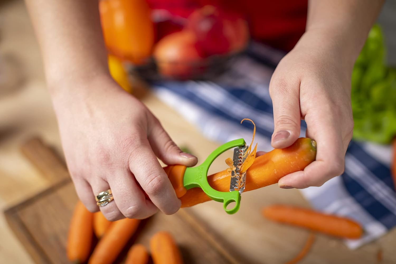 KUHN RIKON 20400 Carrot Handle Julienne Peeler, Orange image number 2