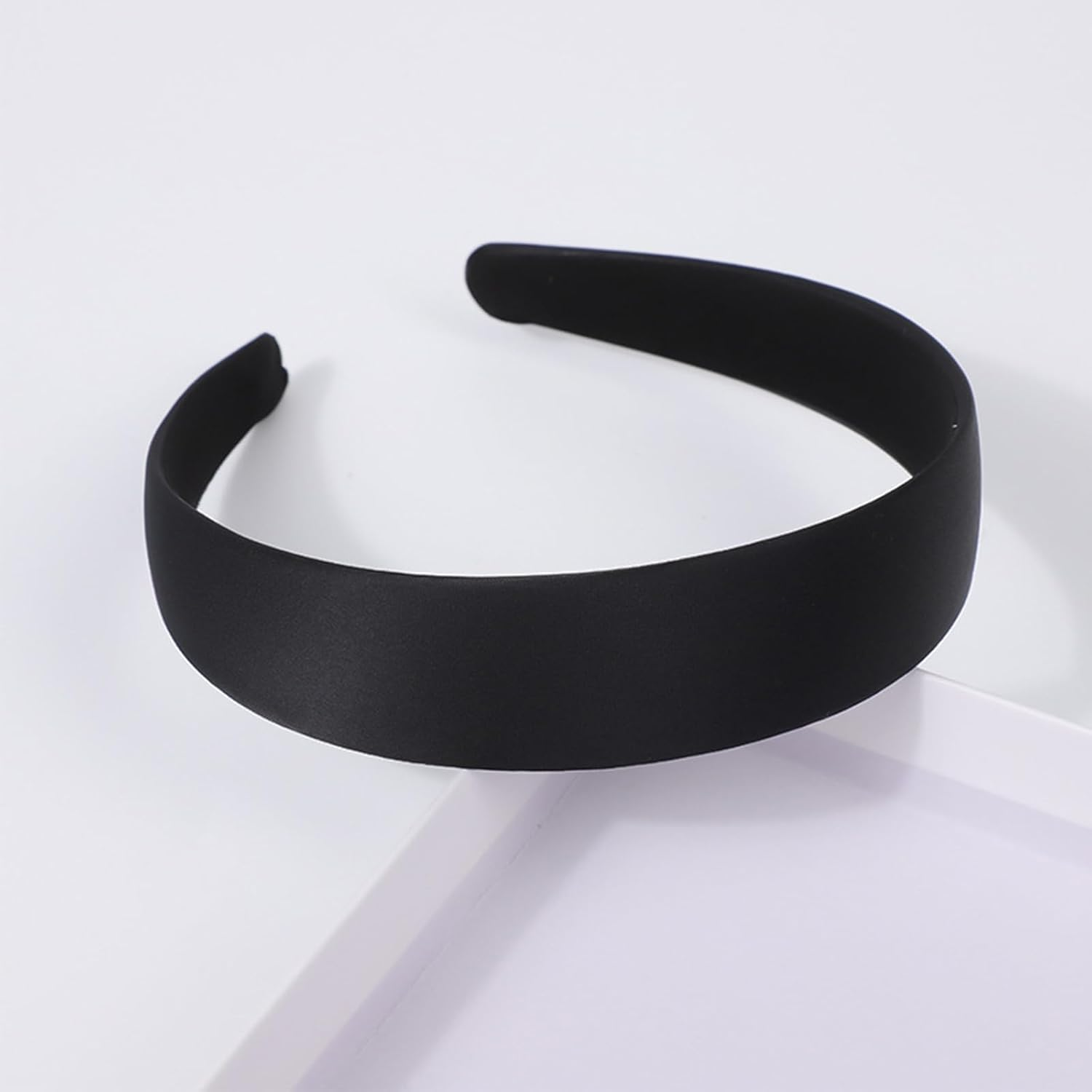 Pack of 3 Satin Headbands Non-Slip Headband for Women Headband Satin Retro Style Hair Band Fashion Comfortable Headbands for Women and Girls (Black, White, Red) image number 4