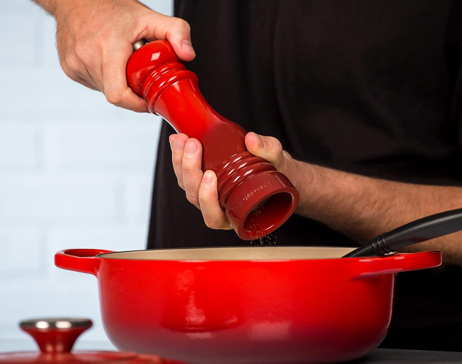 Le Creuset Mg600 Classic Pepper Mill, Cerise 21Cm