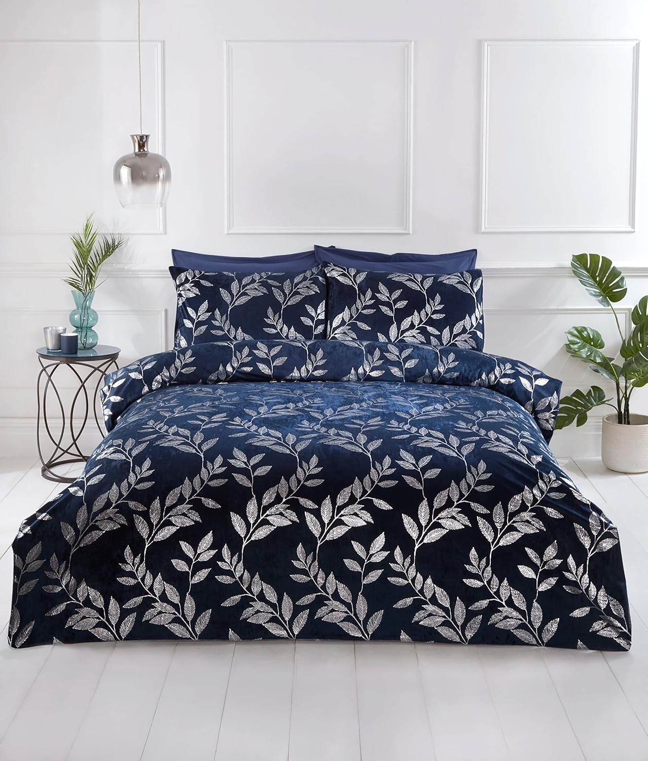 Rapport Home Navy Blue Bedding Set Elegant Floral Foil Printed Duvet Cover Set Super King Crushed Velvet Quilt Cover Set (260 X 220 Cm)