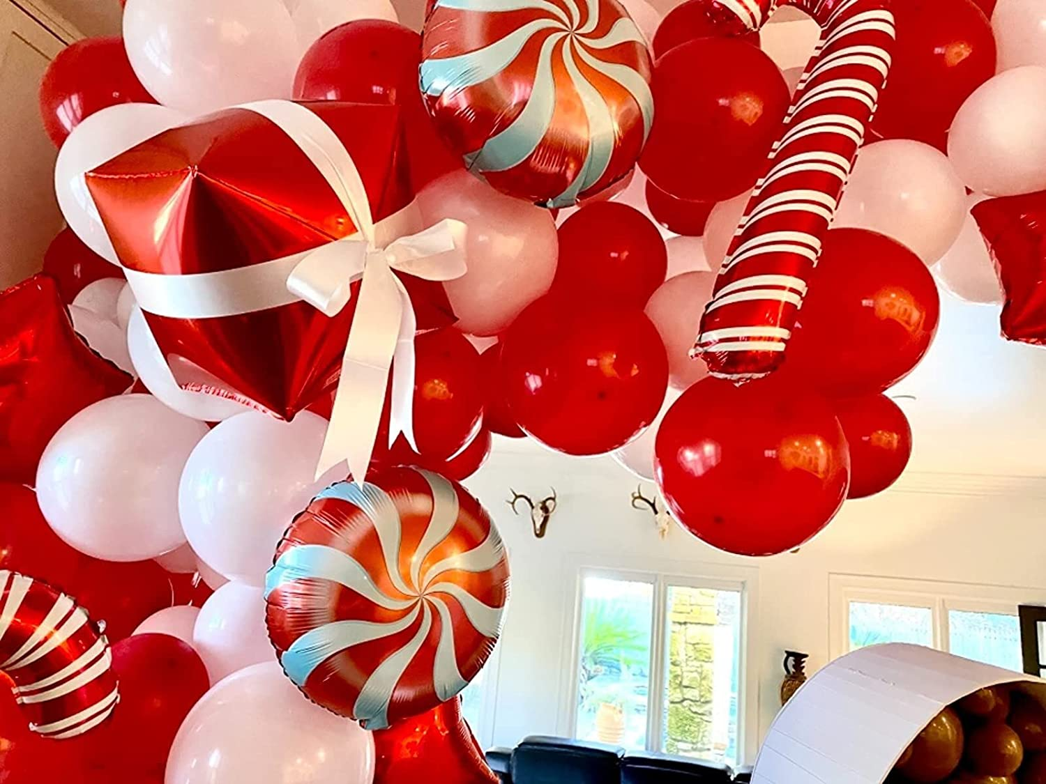 LDFWAYAU Red Balloon Garland Arch Kit for Christmas Red Candy Stars Balloons Xmas Baby Shower Birthday Wedding Party Decorations with Balloon Strip and Glue Dots (B) image number 5