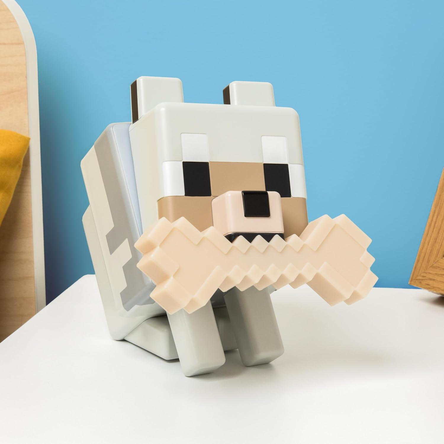 Paladone Minecraft Wolf Globuddies 3D Colour Changing Light, Officially Licensed LED Night Lamp, Tap to Change Colour, Gaming Merchandise, Battery Powered