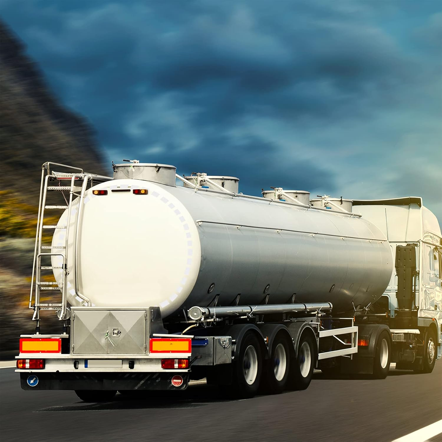 3M Reflective VC 104+ Red Curtain Class Piece with Contour Mark Reflective Tape image number 3