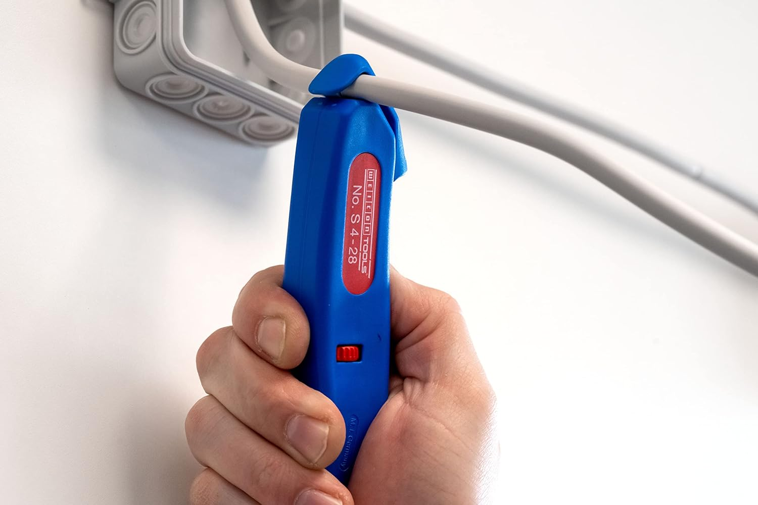 WEICON Tools Cable Stripper No. S 4-28, Stripping Tool for Cables from 4-28 Mm, with Retractable Hook Blade, Made in Germany