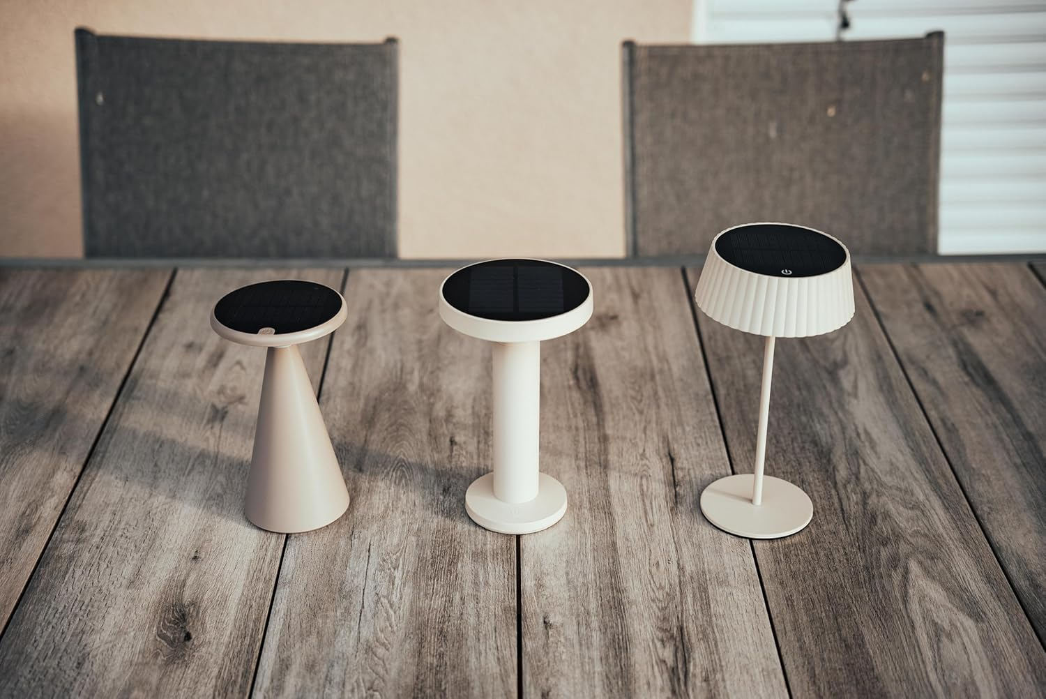 Bold Solar Table Lamp IP44, 2 W/180 Lm 2700 K Rust Red - Solar Lights for Outdoor Use, LED Lamp, Table Lamp Wireless, Warm White CRI 95, LED Touch Switch & Dimmer, Solar & USB-C Charging, 6 Hours Use image number 4