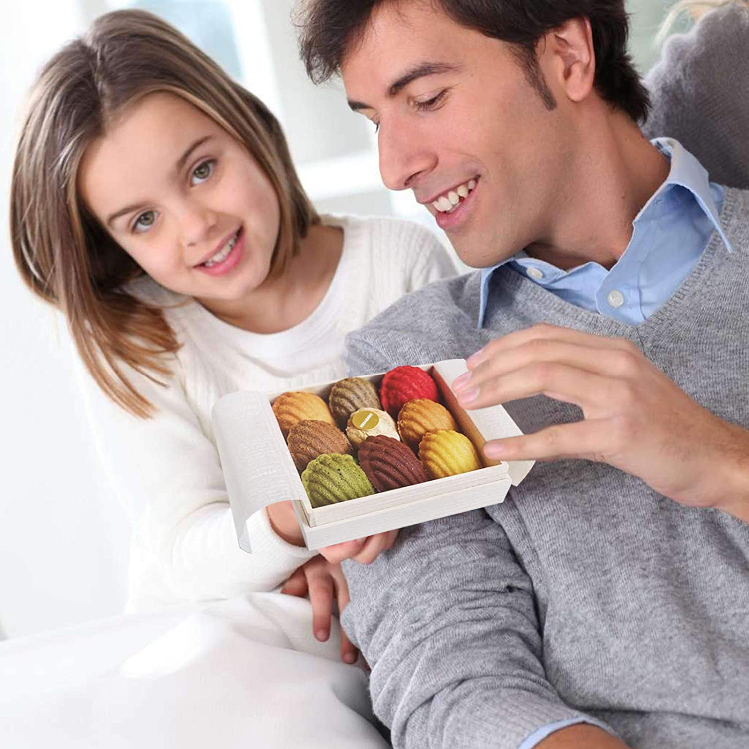 Madeleine Pan, 2 Pack Silicone Madeline Cookies Pan, 9 Cavities Madeline Mold Nonstick Baking Pan for Make Madeleine Cookies, Madeleines (Red)