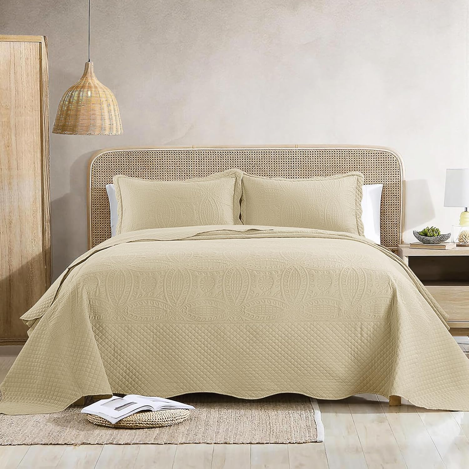 HOMBYS Oversized King Bedspreads 122X138, 3 Pieces Alaskan King Quilt Set, Lightweight, Soft & Extra Oversized Coverlet Bedding Set for All Seasons image number 1