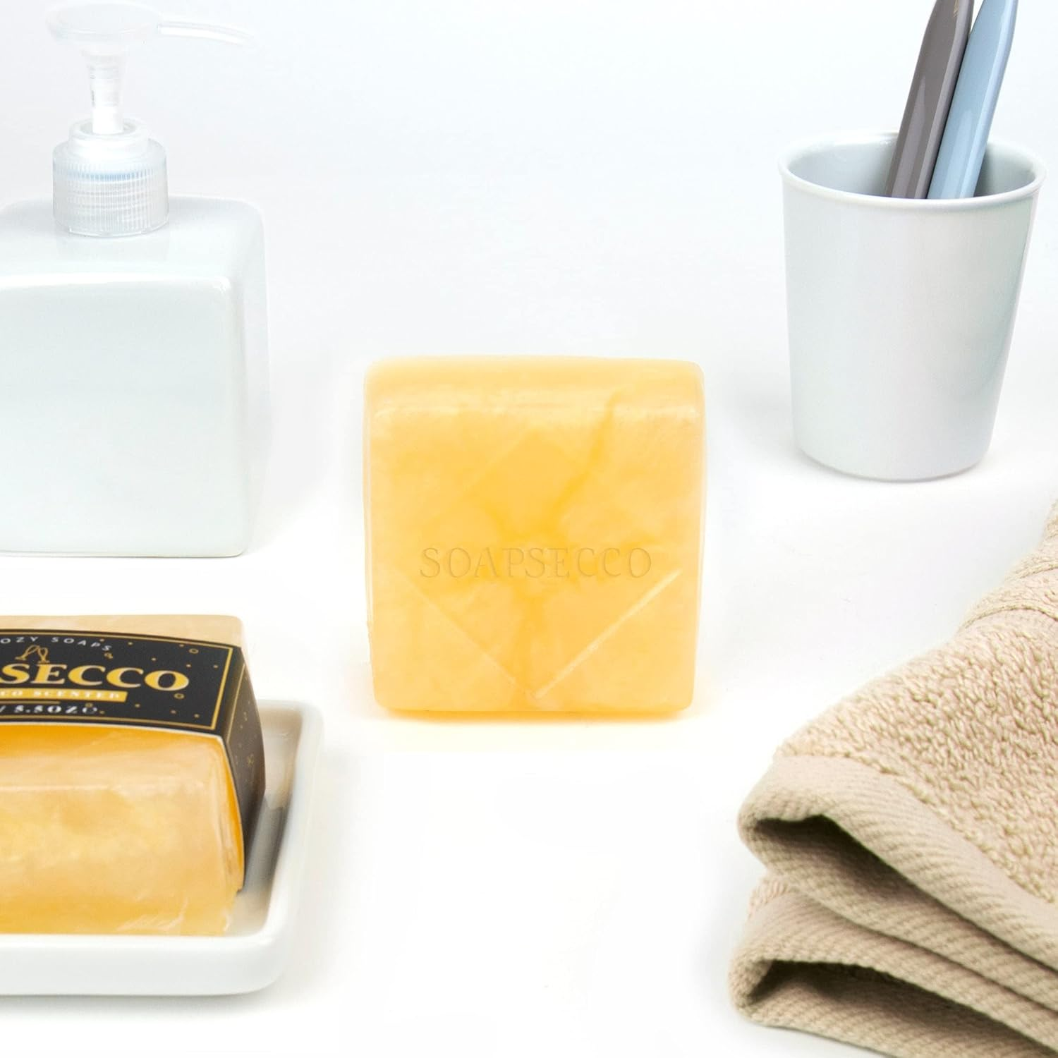 Gift Republic Boozy Scented Soap Bar (Prosecco) image number 2