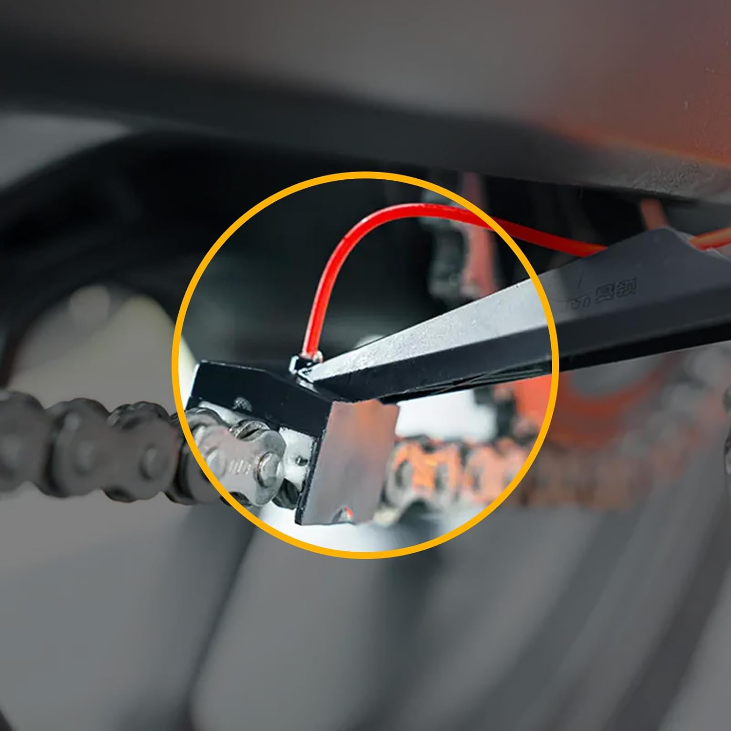 MAEZOE Motorbike Chain Oiler Aid, Motorcycle Chain Lube Messfree Applicator, Multifunctional Tool for Chain Lube, Wax, Chain Degreaser image number 1