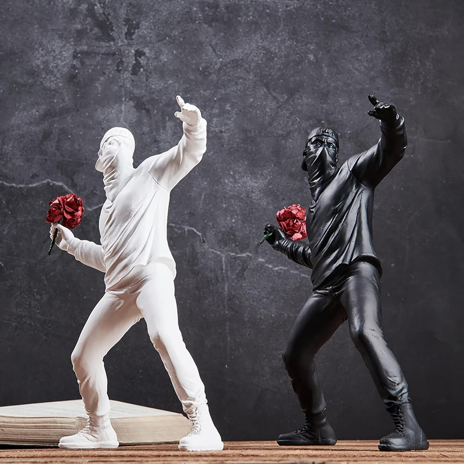 Banksy Flower Throwing Statue Flower Thrower Sculpture, Man'S Room Figurines Home Decor for Shelves, Resin Art Craft Desk Decoration Collection Ornament Gift (White) image number 4