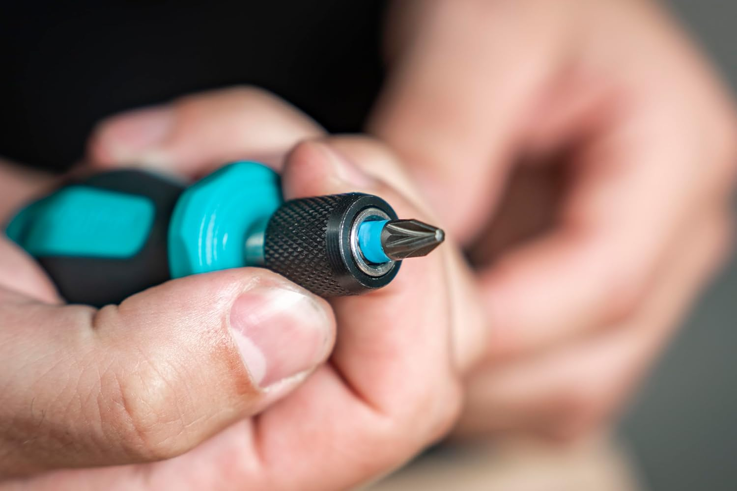 Wolfcraft Hand Screwdriver with Bit Socket, Short I 1239000 I for Tight Work Spaces image number 3