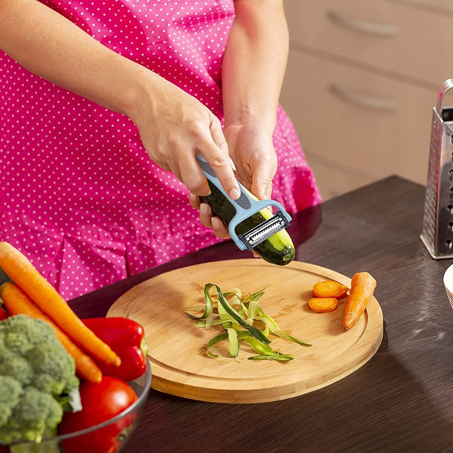 Y-Shape Peeler Fruit Vegetable Carrot Potato Peeler Slicer,Multifunctional Veggie and Fruit Peeler,3-In-1 Vegetable Peeler,3 in 1 Peeler Slice Julienne Peeler,Durable Y-Shaped Stainless Steel Peeler - Green image number 4