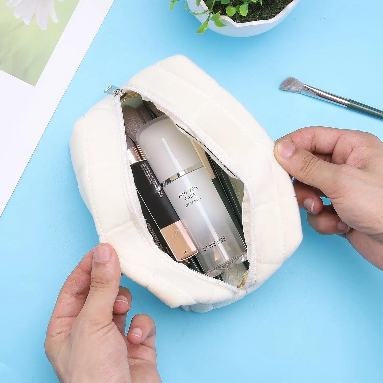 Travel Makeup Bag, Soft Velvet Cosmetic Pencil Case with Plaid Design for Women & Girls, Daily Use Toiletry Bag by Ermaoo image number 5