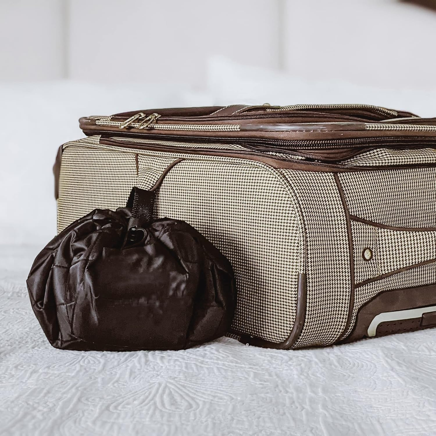 Cosmo Drawstring Cosmetic & Makeup Bag Organizer, Lazy Toiletry Bag Waterproof Portable Travel Storage 20 Inch,Pink image number 1