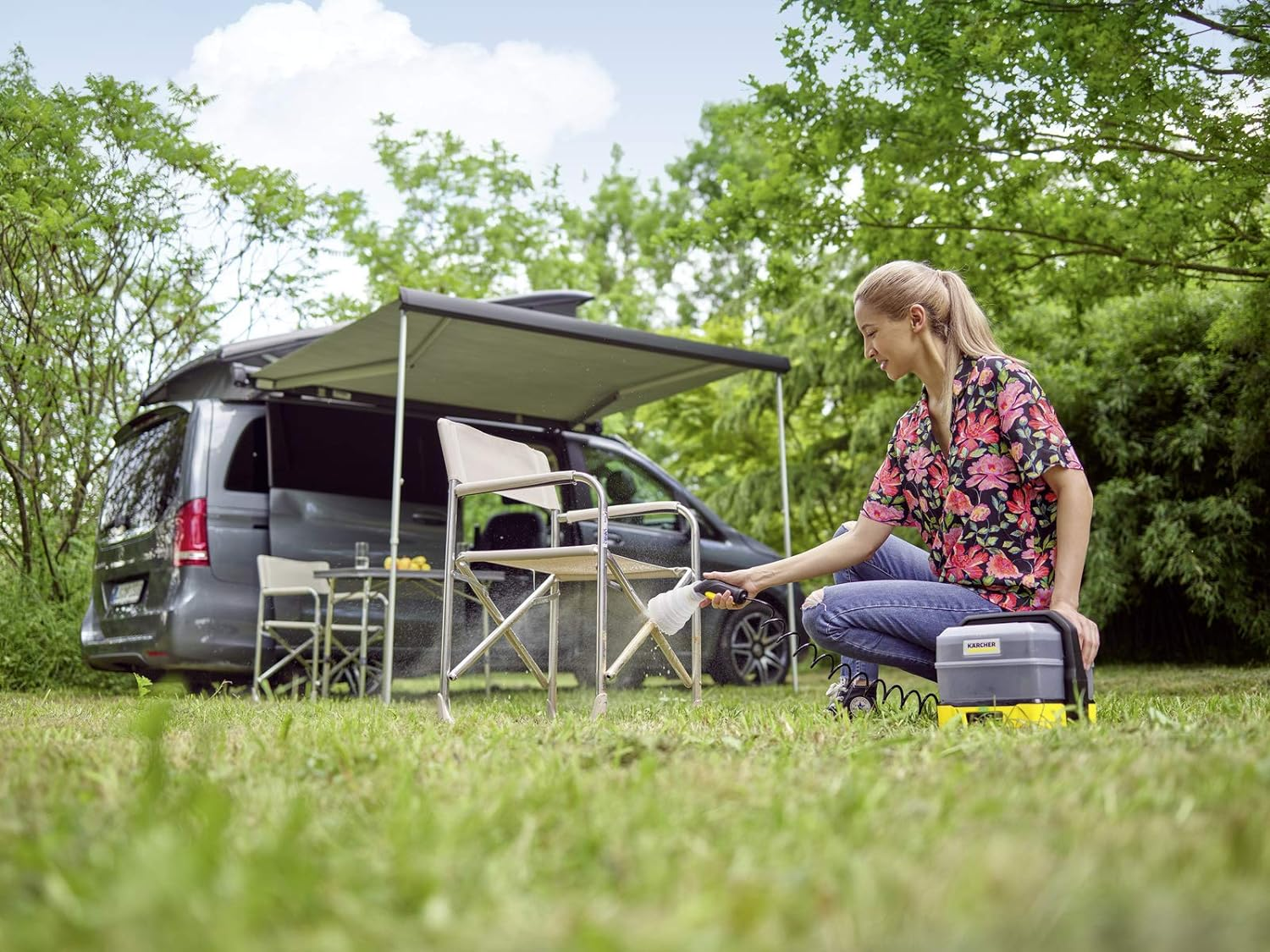 K&auml;rcher Pressure Washer OC 3 Low Pressure Lithium-Ion Battery, Flow Rate: 2 L/H, Weight: 2.2 Kg, Water Tank: 4 L, Spiral Hose: 2.8 M, Flat Jet Nozzle image number 3