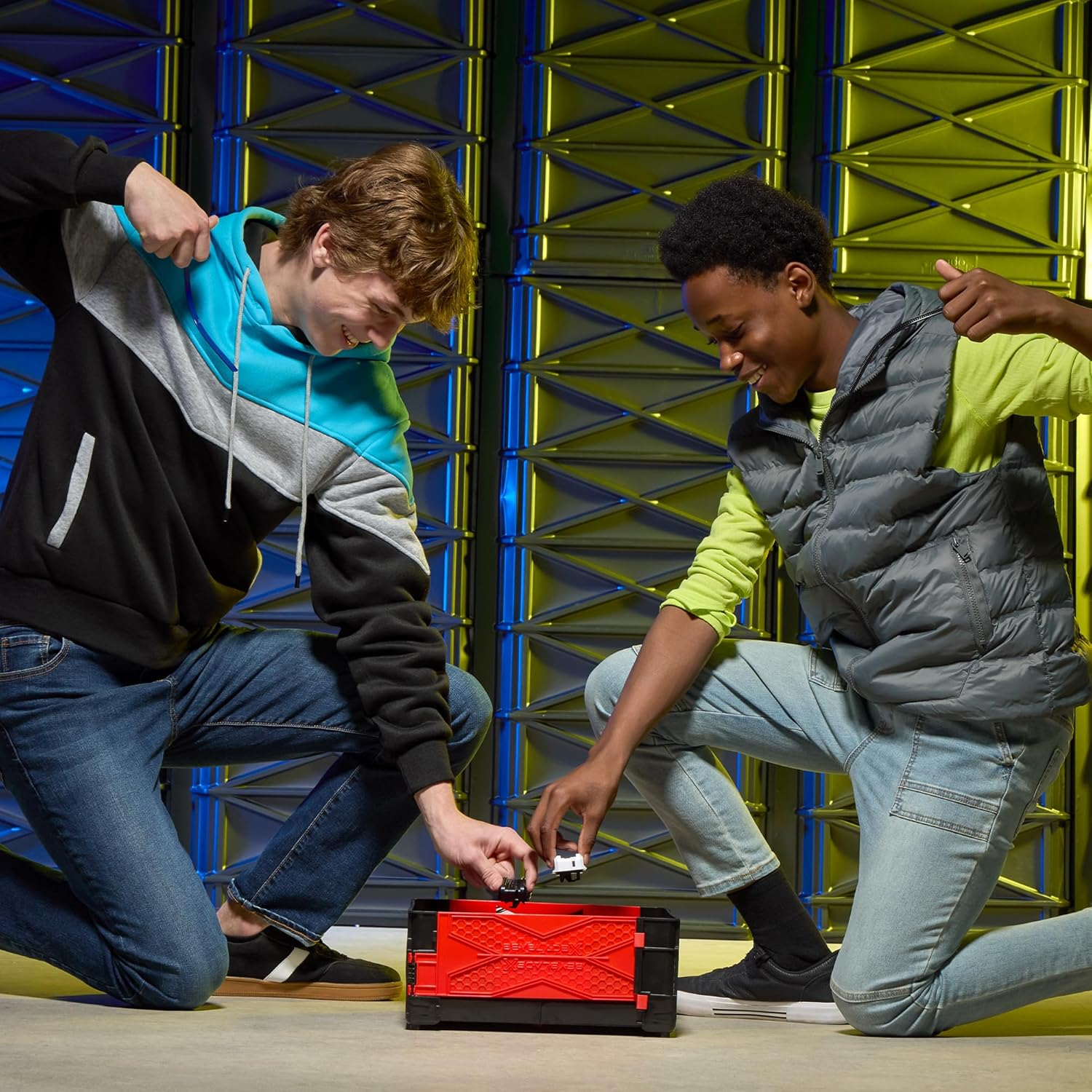 Beyblade X Clash and Carry Beystadium Battle Arena image number 2