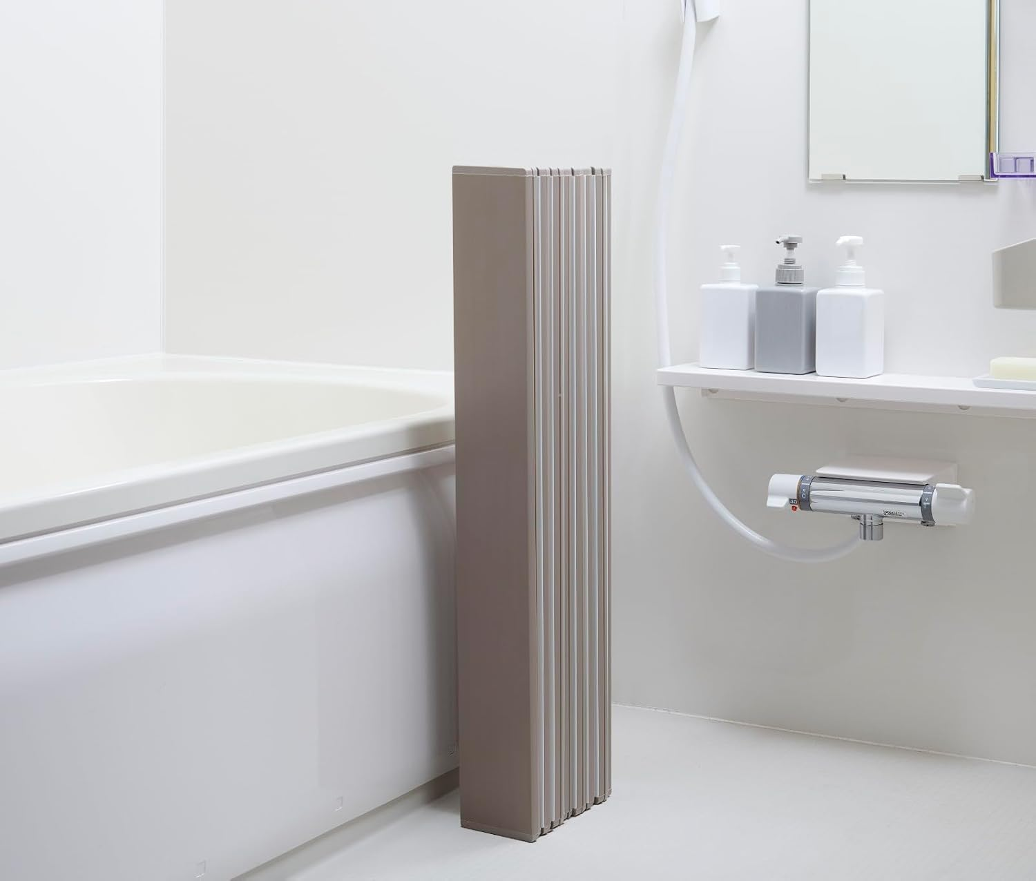 Mie Sangyo Compact Folding Bath Lid, Product Size 31.5 X 63.8 Inches (80 X 162 Cm), Mocha W16_MO Ag + Silver Ion Antibacterial Treatment, Mildew Resistant, Stain Resistant