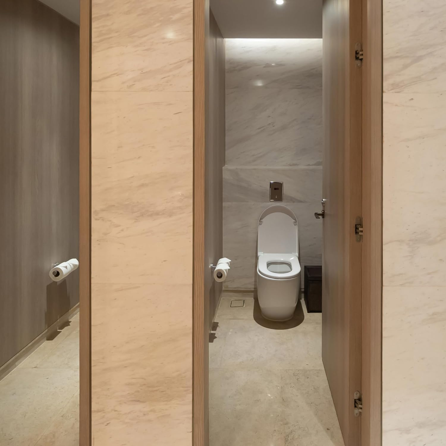 Kleenex Toilet Tissue (4735), 2 Ply Toilet Paper, 48 Toilet Rolls/Case, 400 Sheets/Roll (19,200 Sheets) image number 2