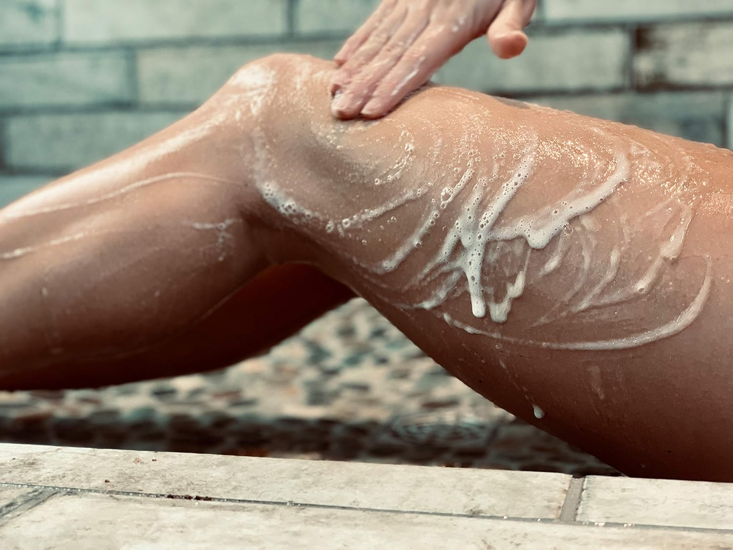 Anti Cellulite Body Wash, Orange Cream Scent, with Retinol and Caffeine, by Diva Stuff image number 3