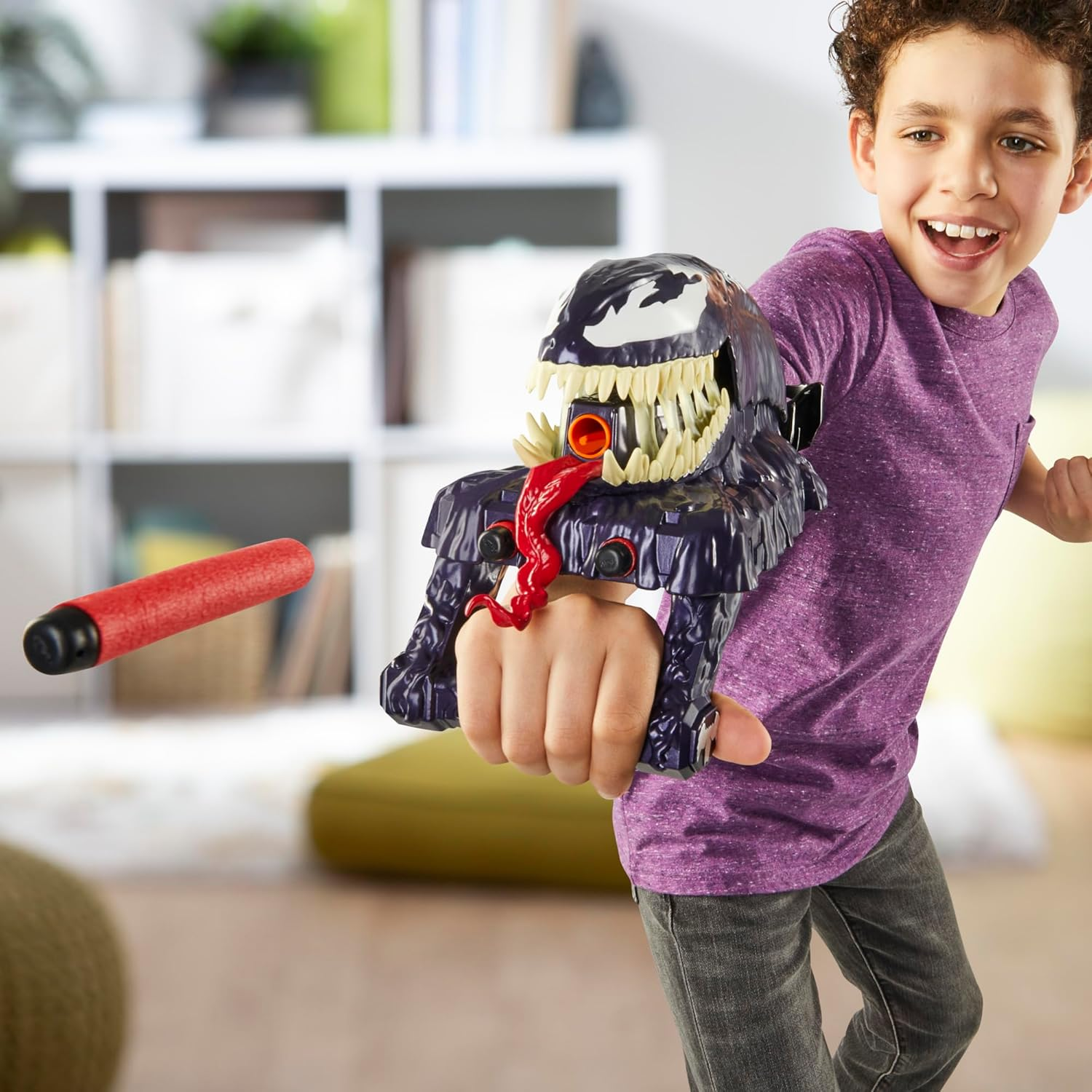 Marvel Spider-Man Venomversus Marvel&rsquo;S Venom Strike Blaster, NERF Spider-Man Toy, Super Hero Toys for Kids Ages 5+ image number 6