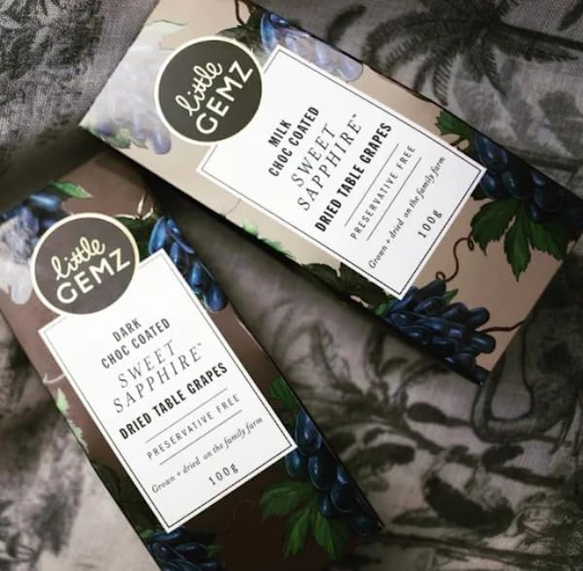 Little Gemz Sweet Sapphire&trade; Dark Choc Coated Dried Table Grapes | Handpicked Australian Grapes Dipped in Premium Dark Chocolate &ndash; 100G image number 3