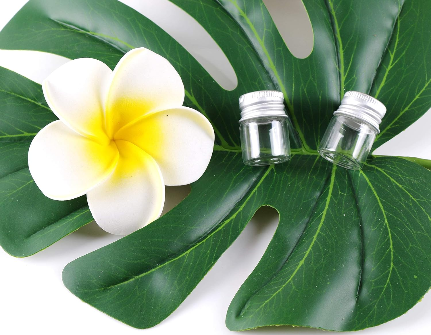 Maxmau 100 Sets Small Glass Bottles with Aluminum Cap Screw Top Lids 5 Milliliter Tiny Vials DIY Art Craft Storage image number 2